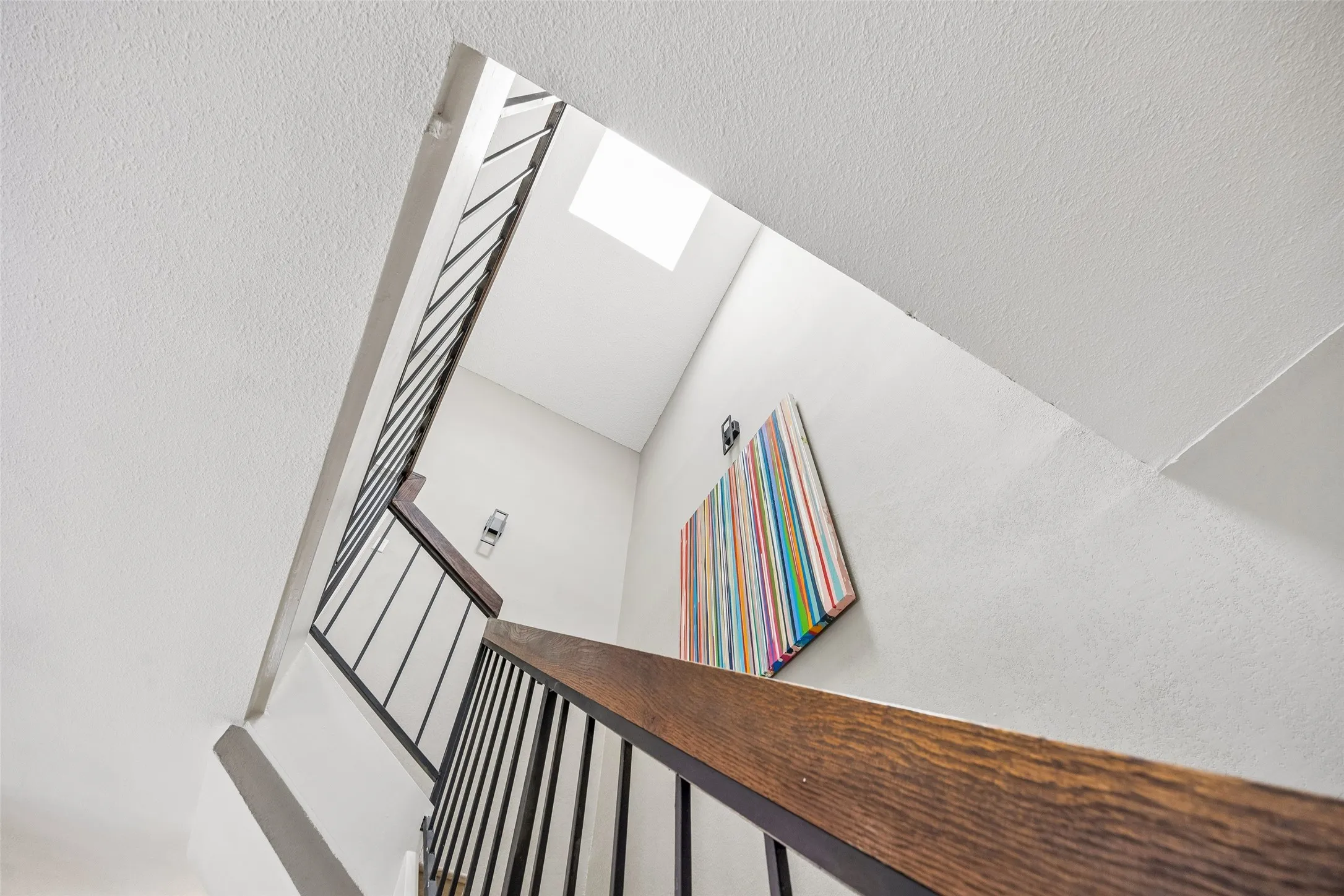 Condominium For Sale in Dallas County , 7522 Holly Hill Drive 2, Dallas, Texas 75231, 2 Bedroom, 3 Bathroom, Garage spaces, 1,448 Sqft, built in 1979, mls#21310339, Real Estate Agent in Dallas, Homes For Sale in Dallas county, Homes For Sale in Dallas, Realtor in Dallas Texas, Real Estate Brokerage Independent Realty Texas, Luminita Cordes Realtor