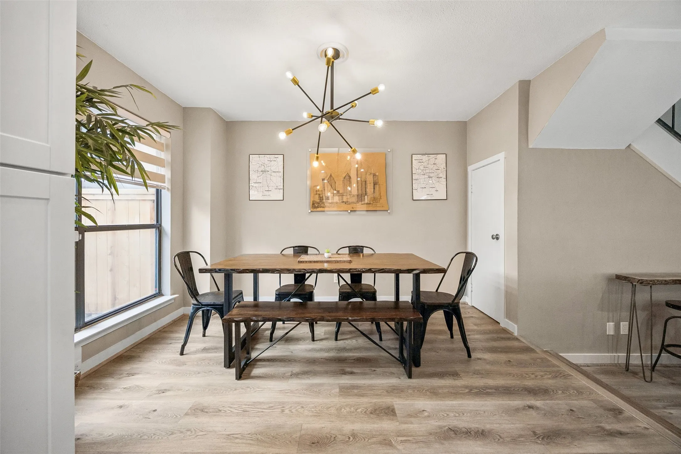 Condominium For Sale in Dallas County , 7522 Holly Hill Drive 2, Dallas, Texas 75231, 2 Bedroom, 3 Bathroom, Garage spaces, 1,448 Sqft, built in 1979, mls#21310339, Real Estate Agent in Dallas, Homes For Sale in Dallas county, Homes For Sale in Dallas, Realtor in Dallas Texas, Real Estate Brokerage Independent Realty Texas, Luminita Cordes Realtor