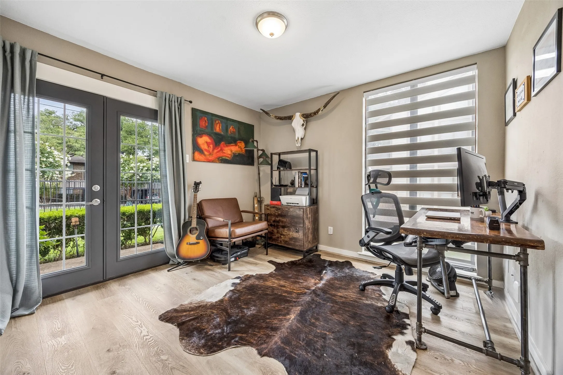 Condominium For Sale in Dallas County , 7522 Holly Hill Drive 2, Dallas, Texas 75231, 2 Bedroom, 3 Bathroom, Garage spaces, 1,448 Sqft, built in 1979, mls#21310339, Real Estate Agent in Dallas, Homes For Sale in Dallas county, Homes For Sale in Dallas, Realtor in Dallas Texas, Real Estate Brokerage Independent Realty Texas, Luminita Cordes Realtor