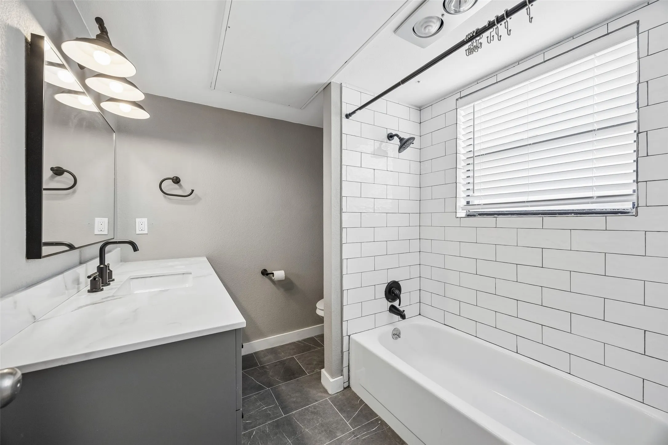 Condominium For Sale in Dallas County , 7522 Holly Hill Drive 2, Dallas, Texas 75231, 2 Bedroom, 3 Bathroom, Garage spaces, 1,448 Sqft, built in 1979, mls#21310339, Real Estate Agent in Dallas, Homes For Sale in Dallas county, Homes For Sale in Dallas, Realtor in Dallas Texas, Real Estate Brokerage Independent Realty Texas, Luminita Cordes Realtor