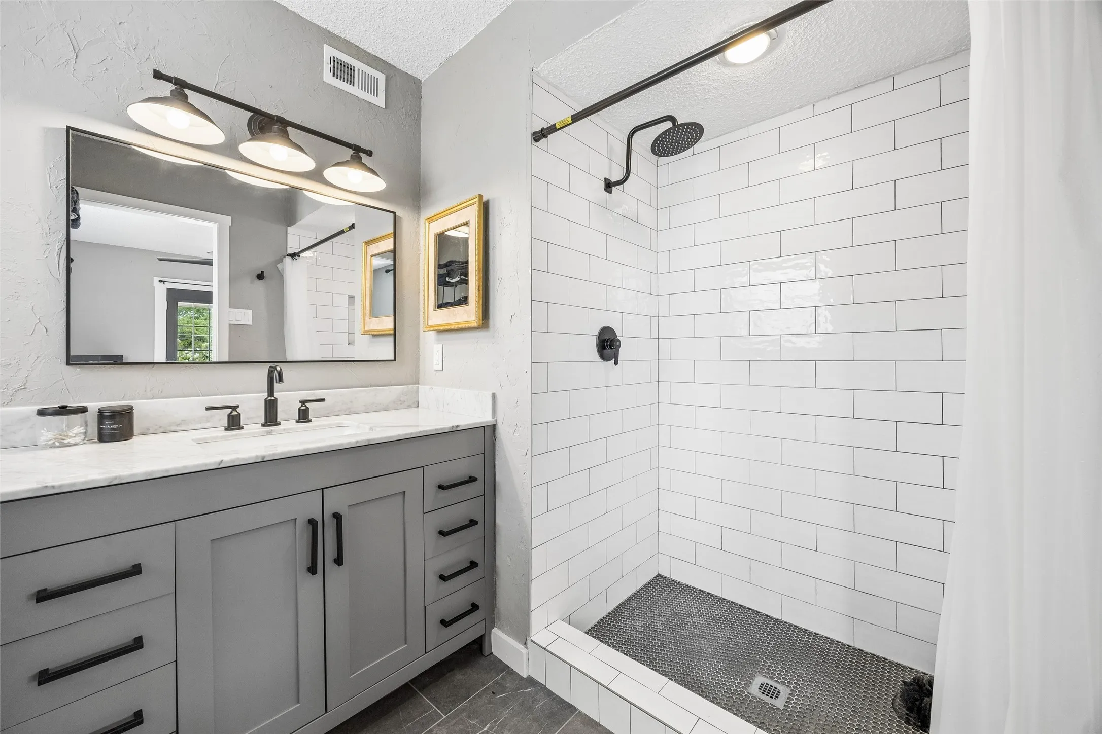 Condominium For Sale in Dallas County , 7522 Holly Hill Drive 2, Dallas, Texas 75231, 2 Bedroom, 3 Bathroom, Garage spaces, 1,448 Sqft, built in 1979, mls#21310339, Real Estate Agent in Dallas, Homes For Sale in Dallas county, Homes For Sale in Dallas, Realtor in Dallas Texas, Real Estate Brokerage Independent Realty Texas, Luminita Cordes Realtor