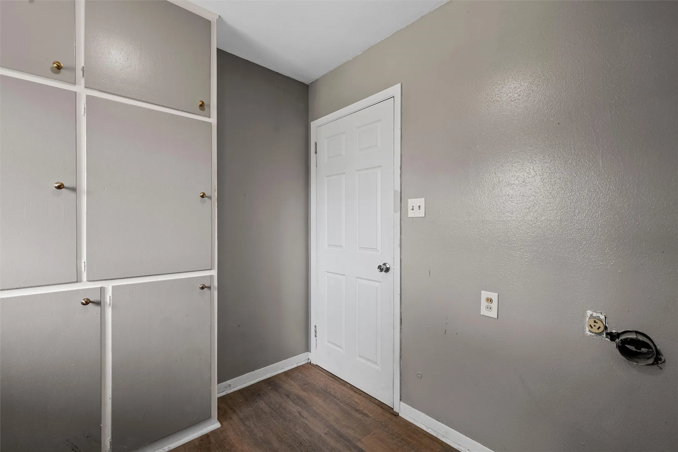 Single Family Residence For Sale in Mc Lennan County , 733 W 5th Street, Mc Gregor, Texas 76657, 3 Bedroom, 2 Bathroom, 2 Garage spaces, 1,658 Sqft, built in 1960, mls#21309638, Real Estate Agent in Mc Gregor, Homes For Sale in Mc Lennan county, Homes For Sale in Mc Gregor, Realtor in Mc Gregor Texas, Real Estate Brokerage Independent Realty Texas, Luminita Cordes Realtor