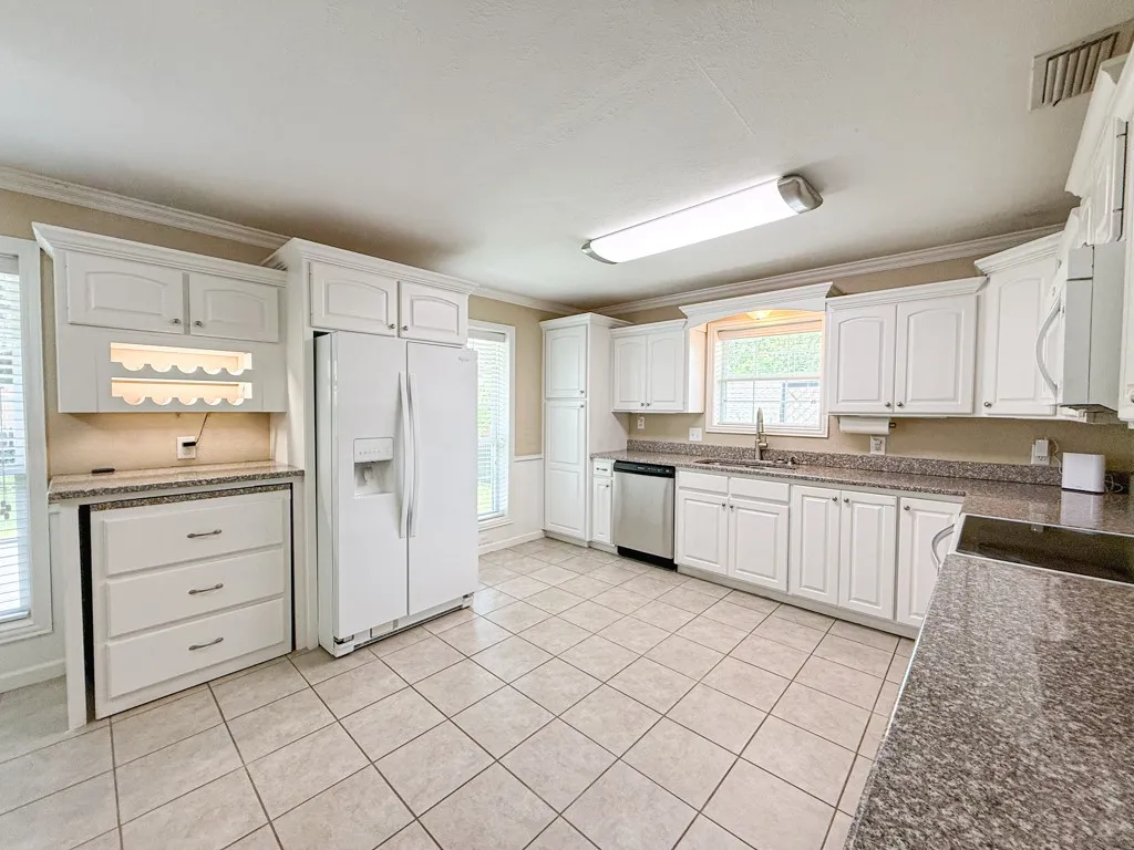 Single Family Residence For Sale in Rockwall County , 314 Shepards Hill Drive, Rockwall, Texas 75087, 3 Bedroom, 2 Bathroom, 2 Garage spaces, 1,687 Sqft, built in 1978, mls#21311913, Real Estate Agent in Rockwall, Homes For Sale in Rockwall county, Homes For Sale in Rockwall, Realtor in Rockwall Texas, Real Estate Brokerage Independent Realty Texas, Luminita Cordes Realtor