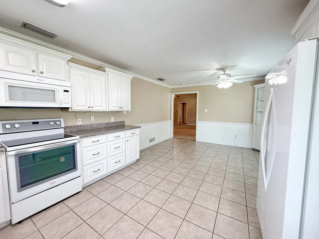 Single Family Residence For Sale in Rockwall County , 314 Shepards Hill Drive, Rockwall, Texas 75087, 3 Bedroom, 2 Bathroom, 2 Garage spaces, 1,687 Sqft, built in 1978, mls#21311913, Real Estate Agent in Rockwall, Homes For Sale in Rockwall county, Homes For Sale in Rockwall, Realtor in Rockwall Texas, Real Estate Brokerage Independent Realty Texas, Luminita Cordes Realtor
