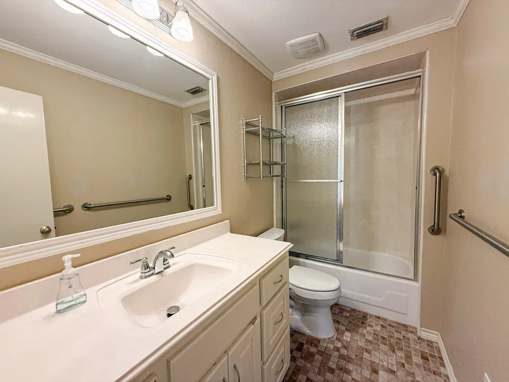 Single Family Residence For Sale in Rockwall County , 314 Shepards Hill Drive, Rockwall, Texas 75087, 3 Bedroom, 2 Bathroom, 2 Garage spaces, 1,687 Sqft, built in 1978, mls#21311913, Real Estate Agent in Rockwall, Homes For Sale in Rockwall county, Homes For Sale in Rockwall, Realtor in Rockwall Texas, Real Estate Brokerage Independent Realty Texas, Luminita Cordes Realtor