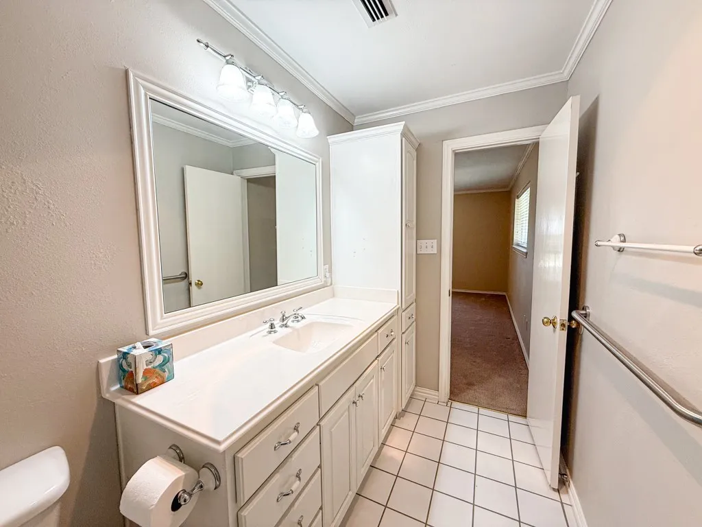 Single Family Residence For Sale in Rockwall County , 314 Shepards Hill Drive, Rockwall, Texas 75087, 3 Bedroom, 2 Bathroom, 2 Garage spaces, 1,687 Sqft, built in 1978, mls#21311913, Real Estate Agent in Rockwall, Homes For Sale in Rockwall county, Homes For Sale in Rockwall, Realtor in Rockwall Texas, Real Estate Brokerage Independent Realty Texas, Luminita Cordes Realtor