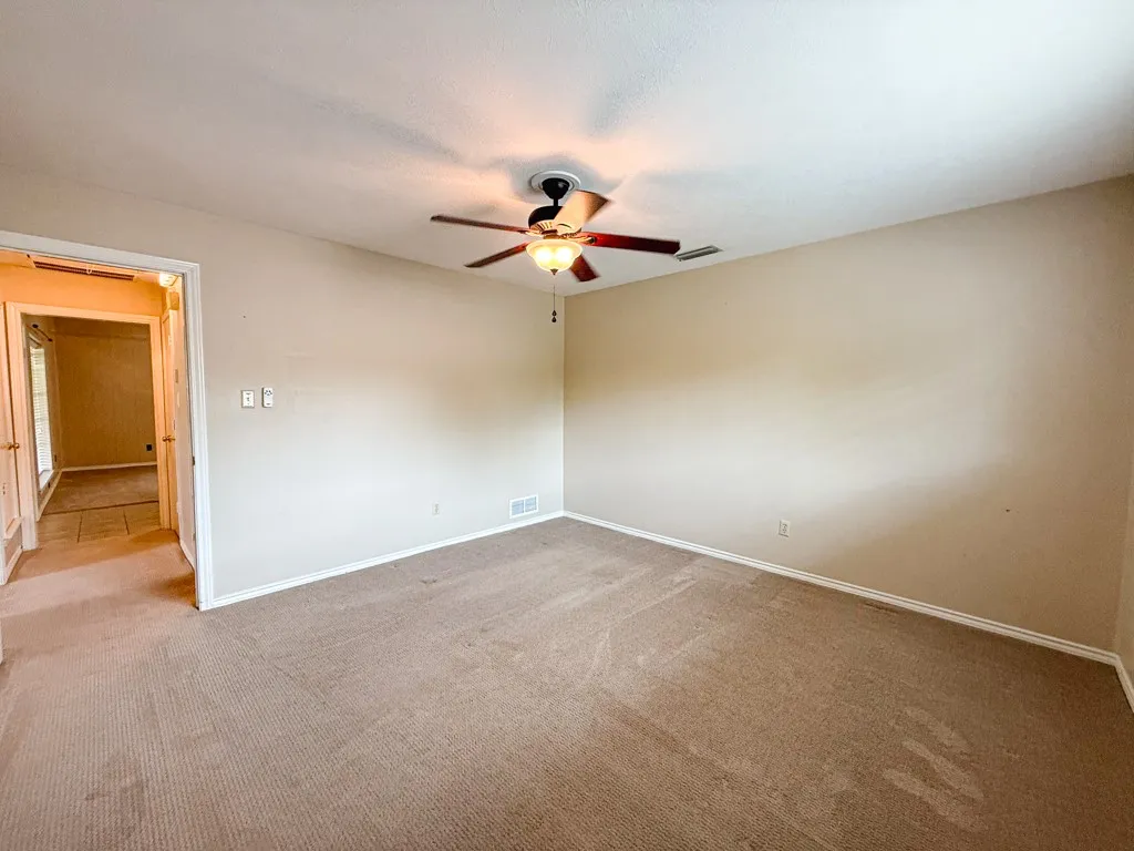 Single Family Residence For Sale in Rockwall County , 314 Shepards Hill Drive, Rockwall, Texas 75087, 3 Bedroom, 2 Bathroom, 2 Garage spaces, 1,687 Sqft, built in 1978, mls#21311913, Real Estate Agent in Rockwall, Homes For Sale in Rockwall county, Homes For Sale in Rockwall, Realtor in Rockwall Texas, Real Estate Brokerage Independent Realty Texas, Luminita Cordes Realtor