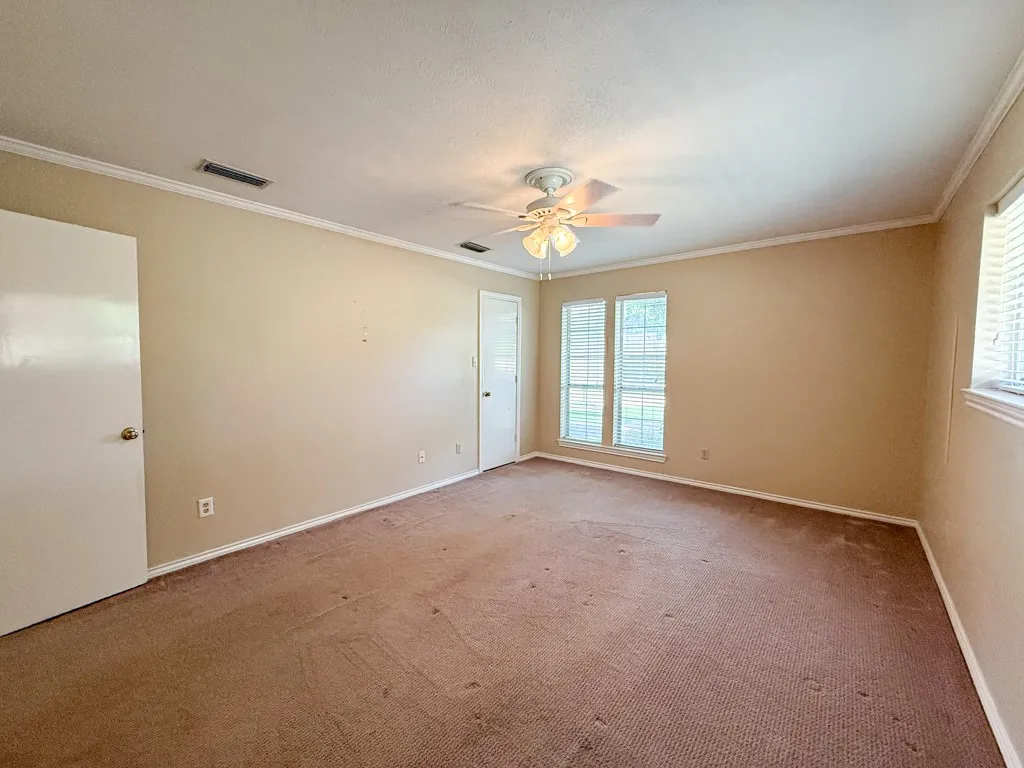 Single Family Residence For Sale in Rockwall County , 314 Shepards Hill Drive, Rockwall, Texas 75087, 3 Bedroom, 2 Bathroom, 2 Garage spaces, 1,687 Sqft, built in 1978, mls#21311913, Real Estate Agent in Rockwall, Homes For Sale in Rockwall county, Homes For Sale in Rockwall, Realtor in Rockwall Texas, Real Estate Brokerage Independent Realty Texas, Luminita Cordes Realtor