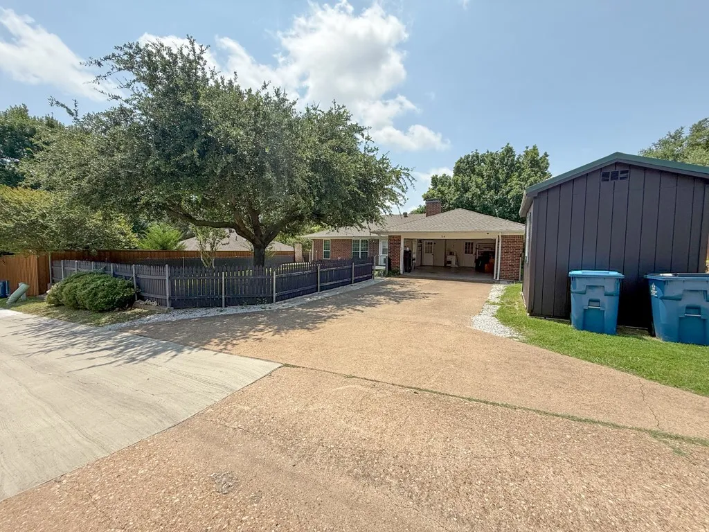 Single Family Residence For Sale in Rockwall County , 314 Shepards Hill Drive, Rockwall, Texas 75087, 3 Bedroom, 2 Bathroom, 2 Garage spaces, 1,687 Sqft, built in 1978, mls#21311913, Real Estate Agent in Rockwall, Homes For Sale in Rockwall county, Homes For Sale in Rockwall, Realtor in Rockwall Texas, Real Estate Brokerage Independent Realty Texas, Luminita Cordes Realtor