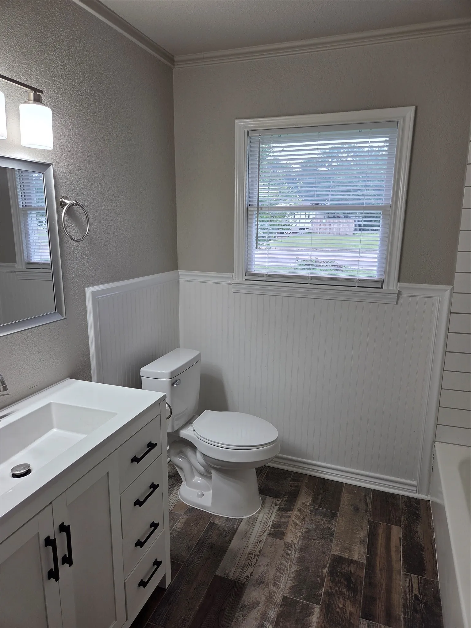 Single Family Residence For Sale in Mc Lennan County , 4325 Kendall Lane, Waco, Texas 76705, 3 Bedroom, 2 Bathroom, 2 Garage spaces, 1,756 Sqft, built in 1955, mls#21314037, Real Estate Agent in Waco, Homes For Sale in Mc Lennan county, Homes For Sale in Waco, Realtor in Waco Texas, Real Estate Brokerage Independent Realty Texas, Luminita Cordes Realtor