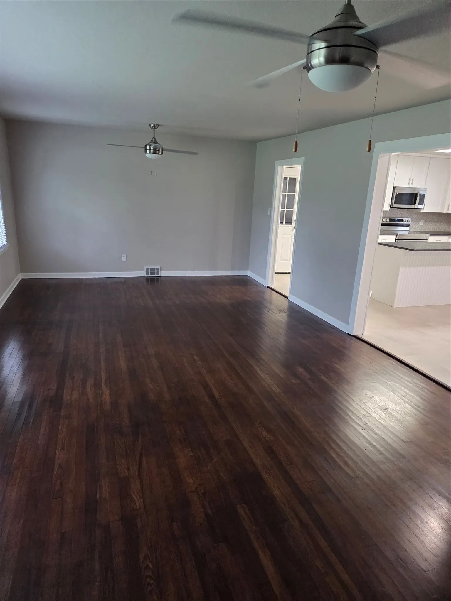 Single Family Residence For Sale in Mc Lennan County , 4325 Kendall Lane, Waco, Texas 76705, 3 Bedroom, 2 Bathroom, 2 Garage spaces, 1,756 Sqft, built in 1955, mls#21314037, Real Estate Agent in Waco, Homes For Sale in Mc Lennan county, Homes For Sale in Waco, Realtor in Waco Texas, Real Estate Brokerage Independent Realty Texas, Luminita Cordes Realtor