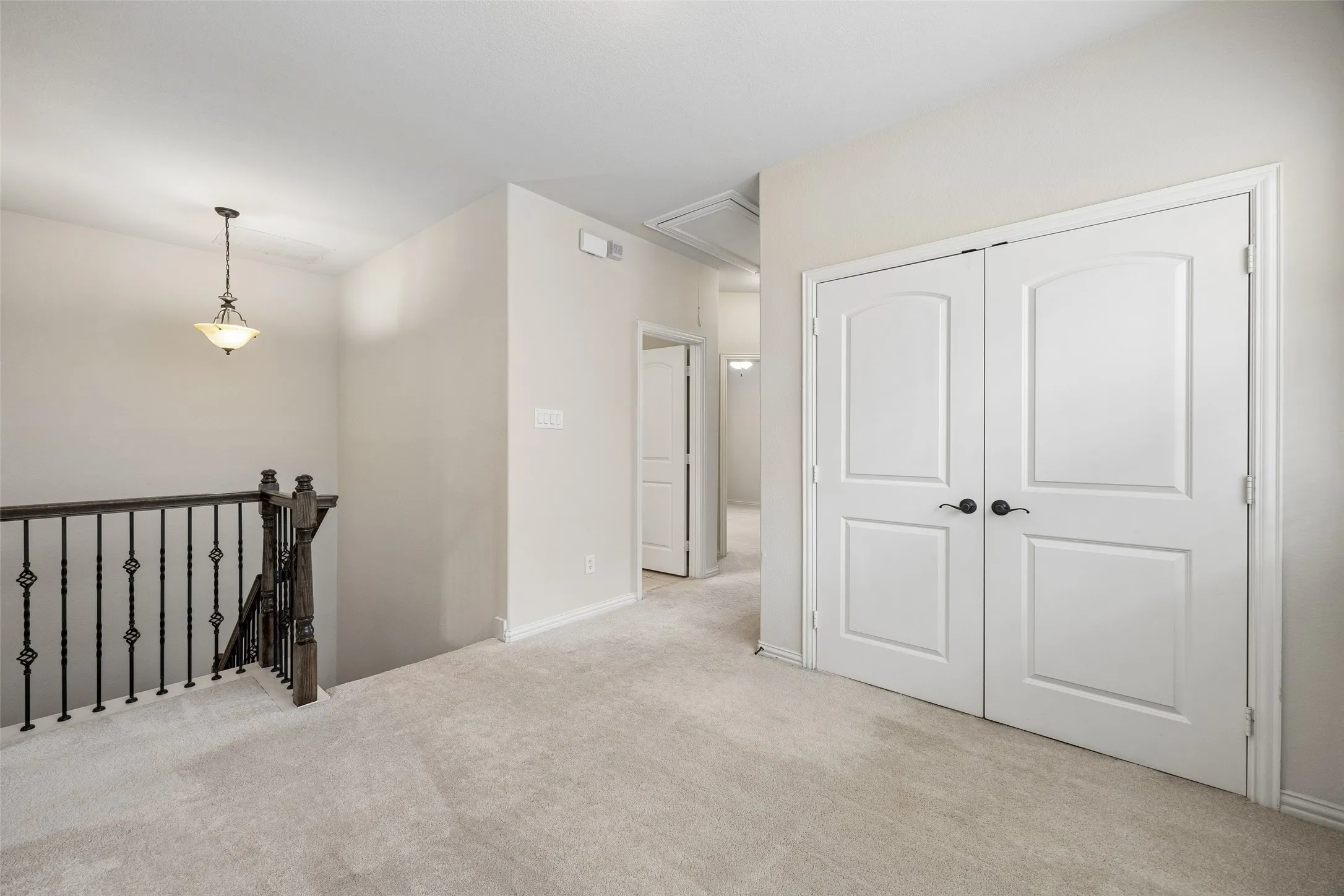 Townhouse For Sale in Dallas County , 631 Matthew Place, Richardson, Texas 75081, 3 Bedroom, 3 Bathroom, 2 Garage spaces, 1,956 Sqft, built in 2013, mls#21311954, Real Estate Agent in Richardson, Homes For Sale in Dallas county, Homes For Sale in Richardson, Realtor in Richardson Texas, Real Estate Brokerage Independent Realty Texas, Luminita Cordes Realtor