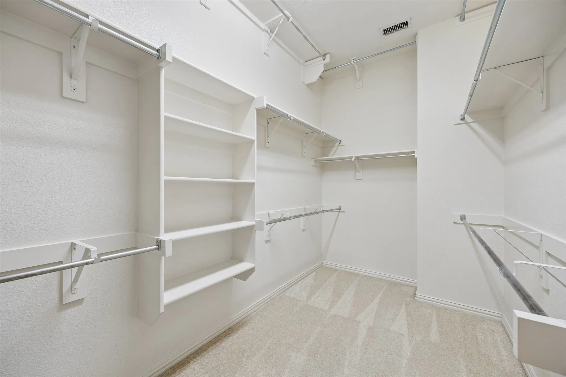Townhouse For Sale in Dallas County , 631 Matthew Place, Richardson, Texas 75081, 3 Bedroom, 3 Bathroom, 2 Garage spaces, 1,956 Sqft, built in 2013, mls#21311954, Real Estate Agent in Richardson, Homes For Sale in Dallas county, Homes For Sale in Richardson, Realtor in Richardson Texas, Real Estate Brokerage Independent Realty Texas, Luminita Cordes Realtor