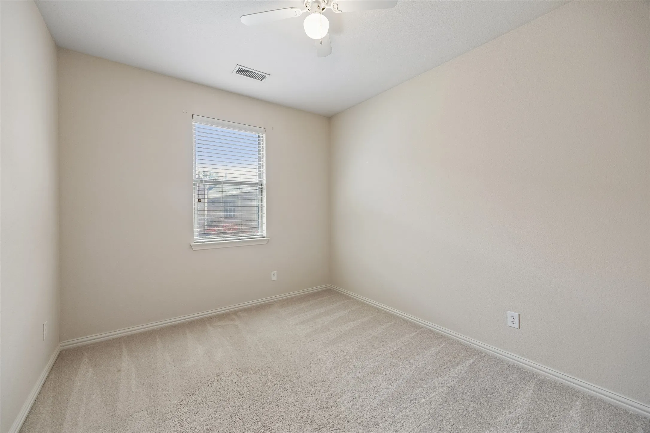 Townhouse For Sale in Dallas County , 631 Matthew Place, Richardson, Texas 75081, 3 Bedroom, 3 Bathroom, 2 Garage spaces, 1,956 Sqft, built in 2013, mls#21311954, Real Estate Agent in Richardson, Homes For Sale in Dallas county, Homes For Sale in Richardson, Realtor in Richardson Texas, Real Estate Brokerage Independent Realty Texas, Luminita Cordes Realtor
