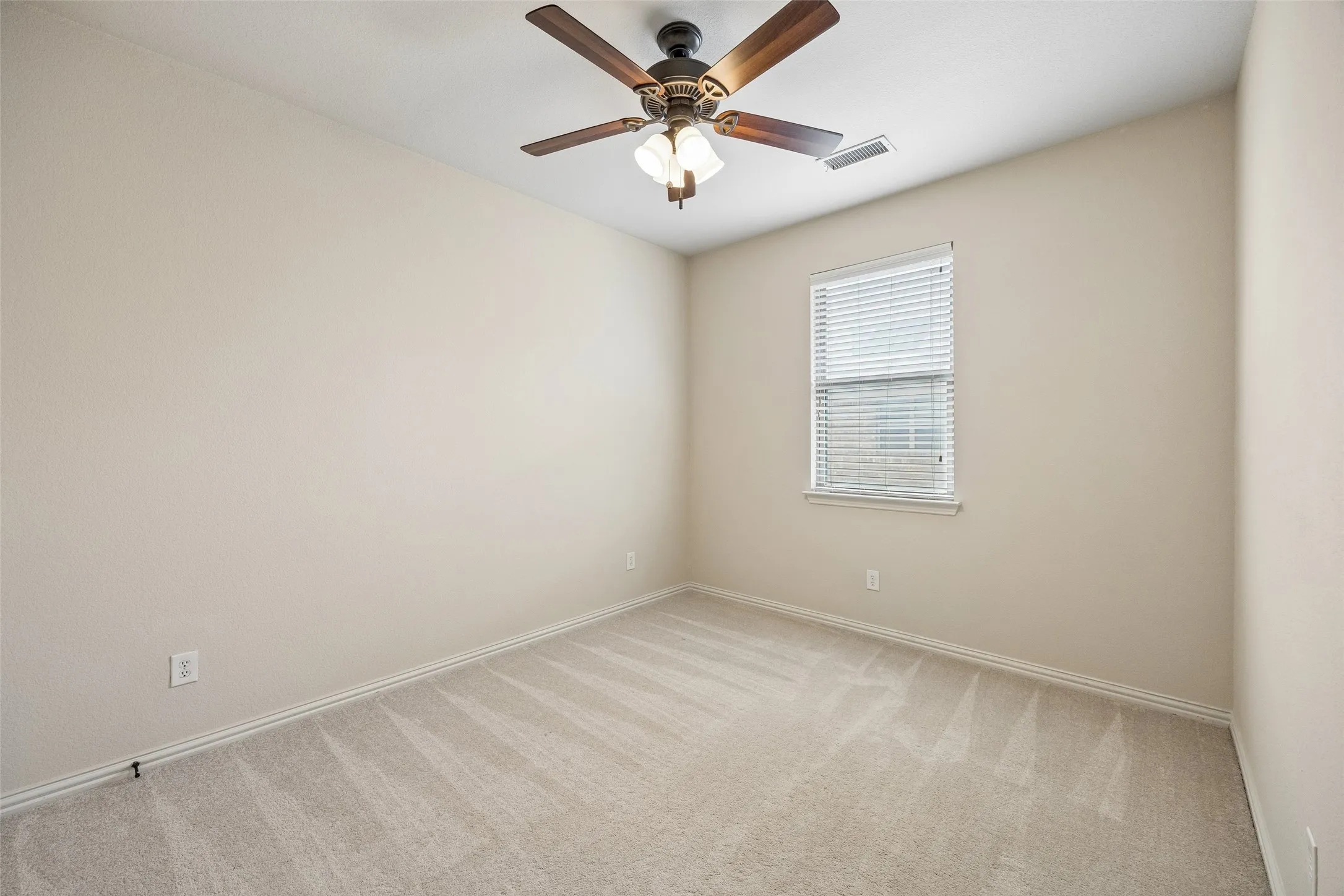 Townhouse For Sale in Dallas County , 631 Matthew Place, Richardson, Texas 75081, 3 Bedroom, 3 Bathroom, 2 Garage spaces, 1,956 Sqft, built in 2013, mls#21311954, Real Estate Agent in Richardson, Homes For Sale in Dallas county, Homes For Sale in Richardson, Realtor in Richardson Texas, Real Estate Brokerage Independent Realty Texas, Luminita Cordes Realtor