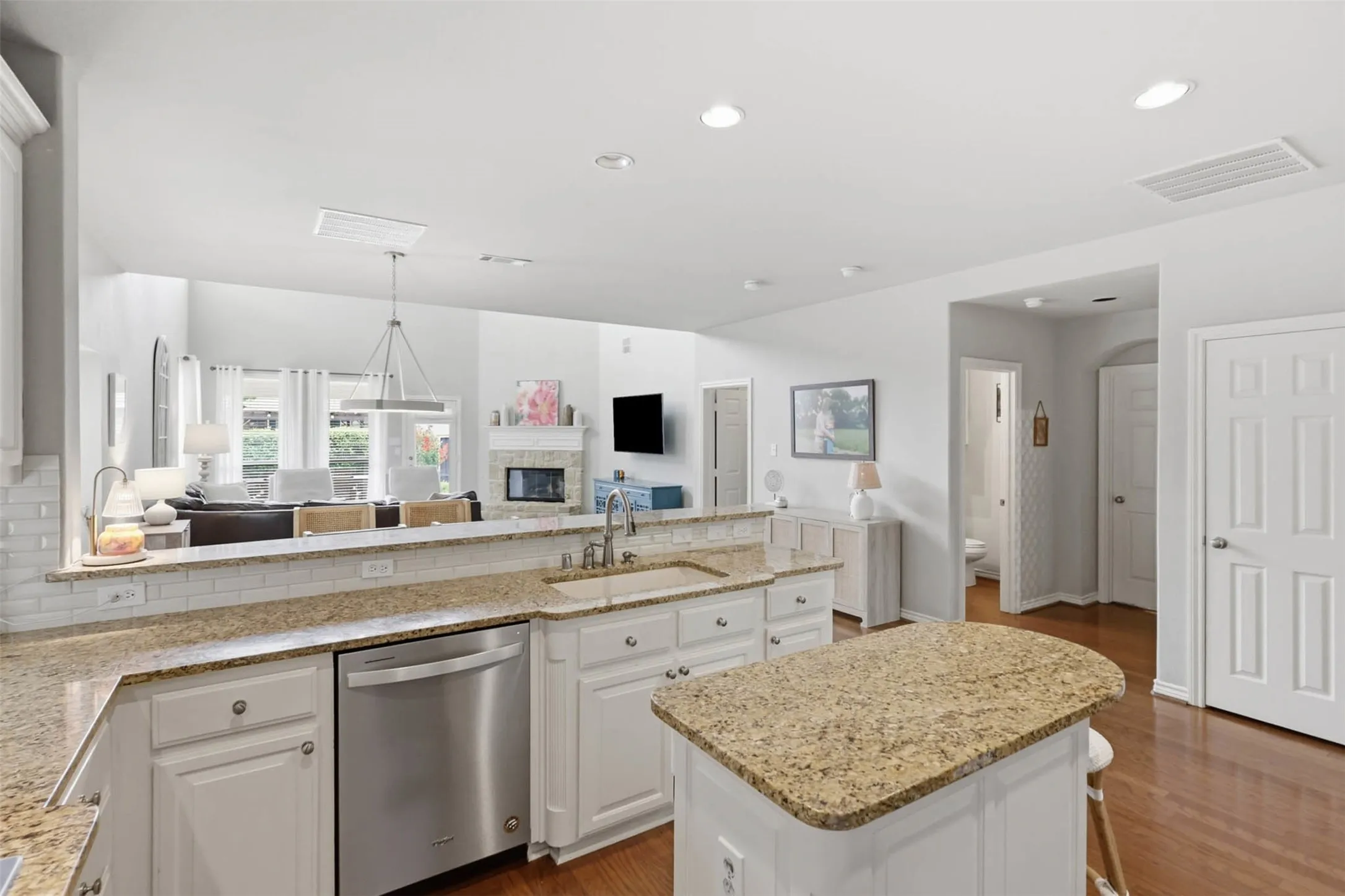 Single Family Residence For Sale in Denton County , 3537 Washington Drive, Frisco, Texas 75034, 4 Bedroom, 3 Bathroom, 2 Garage spaces, 2,912 Sqft, built in 2003, mls#21311569, Real Estate Agent in Frisco, Homes For Sale in Denton county, Homes For Sale in Frisco, Realtor in Frisco Texas, Real Estate Brokerage Independent Realty Texas, Luminita Cordes Realtor