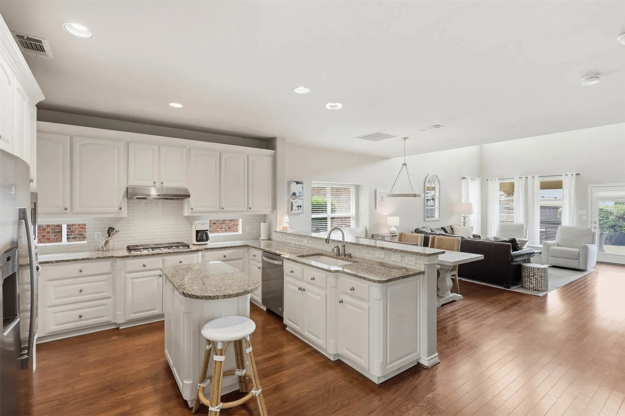 Single Family Residence For Sale in Denton County , 3537 Washington Drive, Frisco, Texas 75034, 4 Bedroom, 3 Bathroom, 2 Garage spaces, 2,912 Sqft, built in 2003, mls#21311569, Real Estate Agent in Frisco, Homes For Sale in Denton county, Homes For Sale in Frisco, Realtor in Frisco Texas, Real Estate Brokerage Independent Realty Texas, Luminita Cordes Realtor