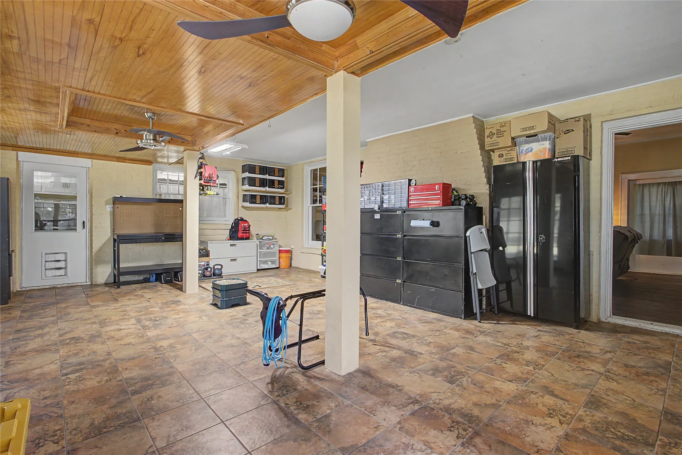Single Family Residence For Sale in Tarrant County , 7921 White Settlement Road, White Settlement, Texas 76108, 3 Bedroom, 3 Bathroom, 2 Garage spaces, 3,075 Sqft, built in 1940, mls#21311697, Real Estate Agent in White Settlement, Homes For Sale in Tarrant county, Homes For Sale in White Settlement, Realtor in White Settlement Texas, Real Estate Brokerage Independent Realty Texas, Luminita Cordes Realtor