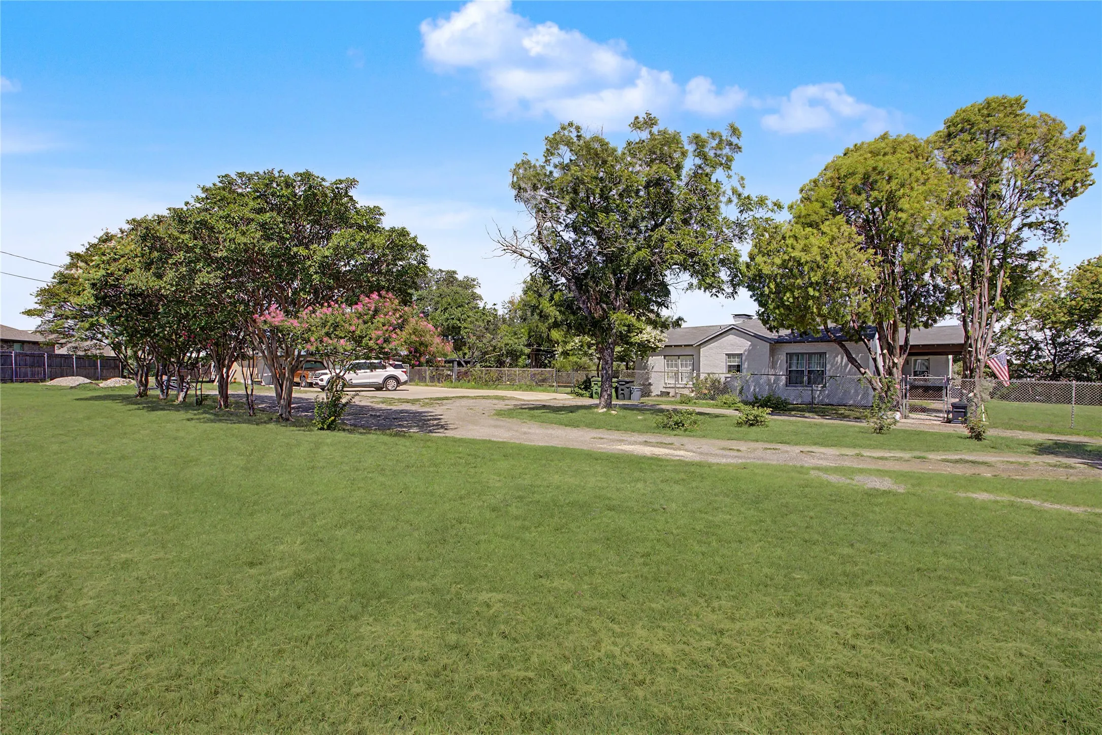Single Family Residence For Sale in Tarrant County , 7921 White Settlement Road, White Settlement, Texas 76108, 3 Bedroom, 3 Bathroom, 2 Garage spaces, 3,075 Sqft, built in 1940, mls#21311697, Real Estate Agent in White Settlement, Homes For Sale in Tarrant county, Homes For Sale in White Settlement, Realtor in White Settlement Texas, Real Estate Brokerage Independent Realty Texas, Luminita Cordes Realtor
