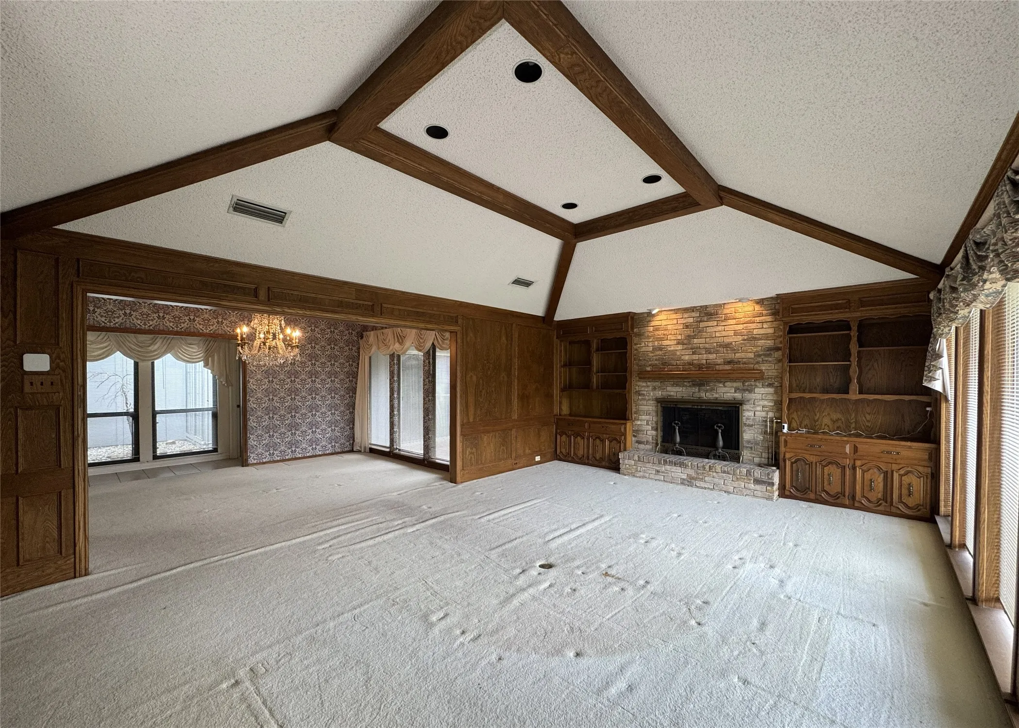Single Family Residence For Sale in Collin County , 4220 Brooktree Lane, Dallas, Texas 75287, 4 Bedroom, 3 Bathroom, 2 Garage spaces, 2,893 Sqft, built in 1979, mls#21275427, Real Estate Agent in Dallas, Homes For Sale in Collin county, Homes For Sale in Dallas, Realtor in Dallas Texas, Real Estate Brokerage Independent Realty Texas, Luminita Cordes Realtor