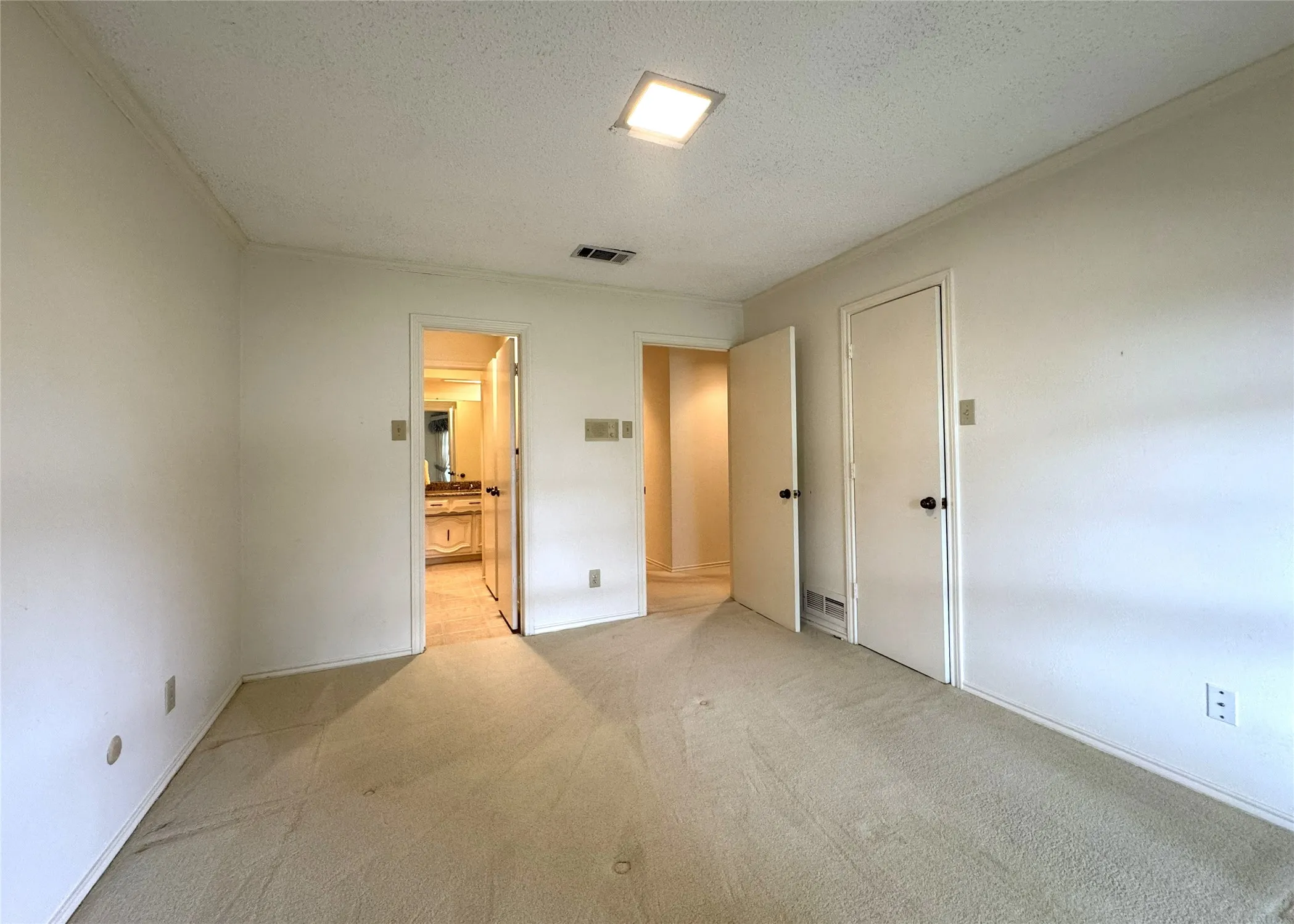 Single Family Residence For Sale in Collin County , 4220 Brooktree Lane, Dallas, Texas 75287, 4 Bedroom, 3 Bathroom, 2 Garage spaces, 2,893 Sqft, built in 1979, mls#21275427, Real Estate Agent in Dallas, Homes For Sale in Collin county, Homes For Sale in Dallas, Realtor in Dallas Texas, Real Estate Brokerage Independent Realty Texas, Luminita Cordes Realtor