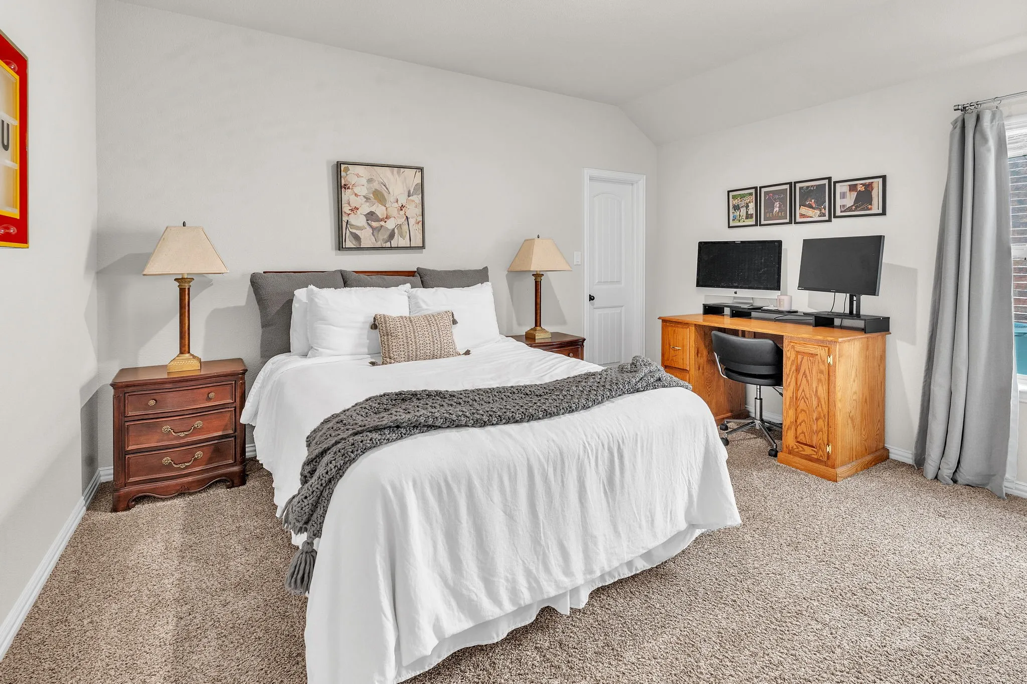 Single Family Residence For Sale in Tarrant County , 7220 Tesoro Trail, Fort Worth, Texas 76131, 3 Bedroom, 2 Bathroom, 2 Garage spaces, 2,195 Sqft, built in 2019, mls#21309019, Real Estate Agent in Fort Worth, Homes For Sale in Tarrant county, Homes For Sale in Fort Worth, Realtor in Fort Worth Texas, Real Estate Brokerage Independent Realty Texas, Luminita Cordes Realtor