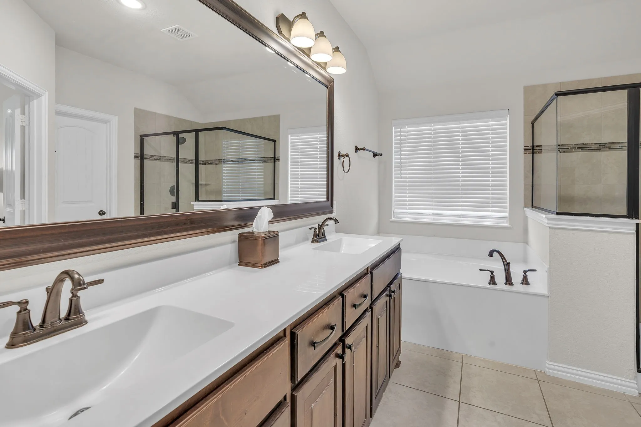 Single Family Residence For Sale in Tarrant County , 7220 Tesoro Trail, Fort Worth, Texas 76131, 3 Bedroom, 2 Bathroom, 2 Garage spaces, 2,195 Sqft, built in 2019, mls#21309019, Real Estate Agent in Fort Worth, Homes For Sale in Tarrant county, Homes For Sale in Fort Worth, Realtor in Fort Worth Texas, Real Estate Brokerage Independent Realty Texas, Luminita Cordes Realtor