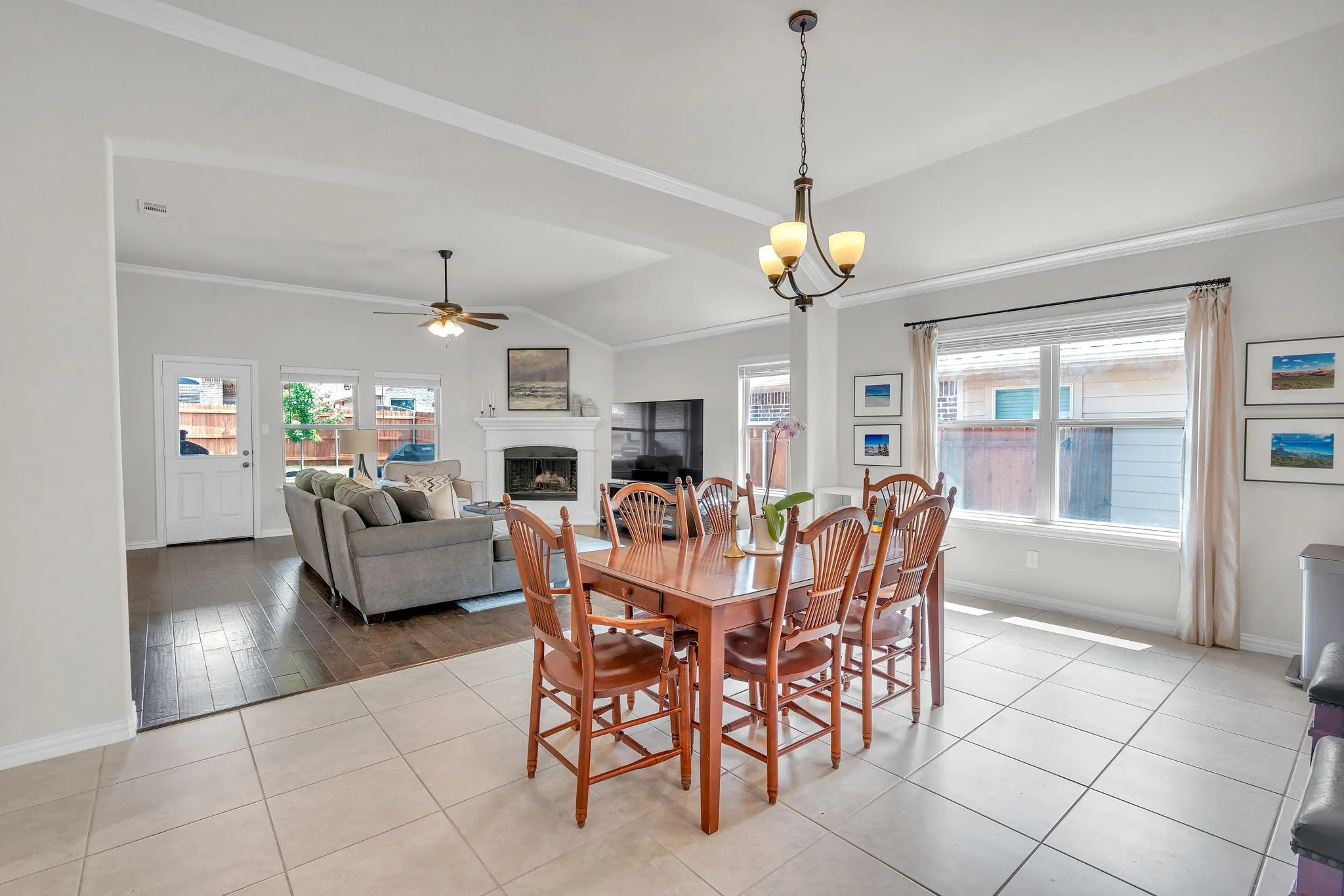 Single Family Residence For Sale in Tarrant County , 7220 Tesoro Trail, Fort Worth, Texas 76131, 3 Bedroom, 2 Bathroom, 2 Garage spaces, 2,195 Sqft, built in 2019, mls#21309019, Real Estate Agent in Fort Worth, Homes For Sale in Tarrant county, Homes For Sale in Fort Worth, Realtor in Fort Worth Texas, Real Estate Brokerage Independent Realty Texas, Luminita Cordes Realtor
