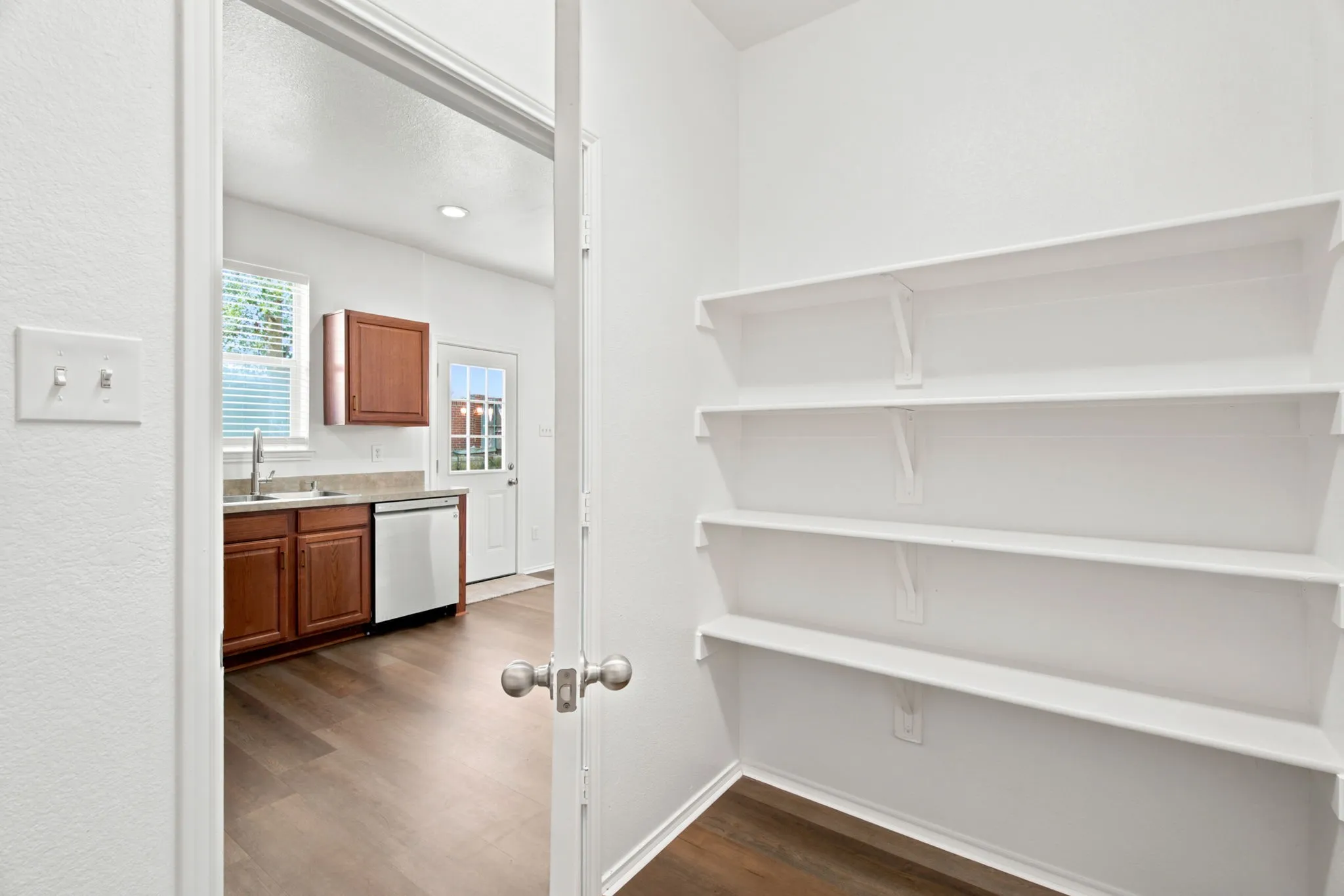 Single Family Residence For Sale in Tarrant County , 5833 Fantail Drive, Fort Worth, Texas 76179, 3 Bedroom, 3 Bathroom, 2 Garage spaces, 2,535 Sqft, built in 2009, mls#21314104, Real Estate Agent in Fort Worth, Homes For Sale in Tarrant county, Homes For Sale in Fort Worth, Realtor in Fort Worth Texas, Real Estate Brokerage Independent Realty Texas, Luminita Cordes Realtor