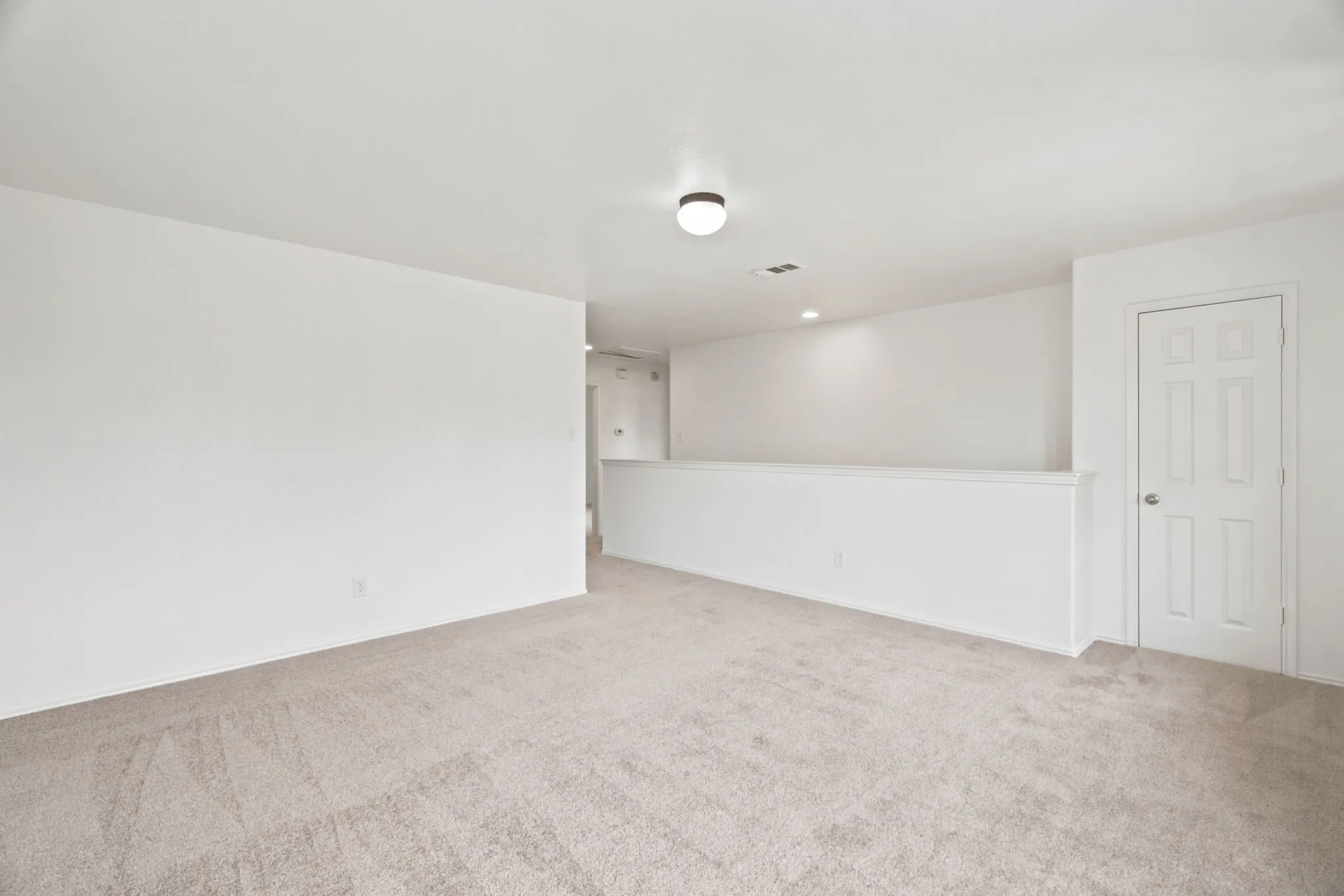 Single Family Residence For Sale in Tarrant County , 5833 Fantail Drive, Fort Worth, Texas 76179, 3 Bedroom, 3 Bathroom, 2 Garage spaces, 2,535 Sqft, built in 2009, mls#21314104, Real Estate Agent in Fort Worth, Homes For Sale in Tarrant county, Homes For Sale in Fort Worth, Realtor in Fort Worth Texas, Real Estate Brokerage Independent Realty Texas, Luminita Cordes Realtor