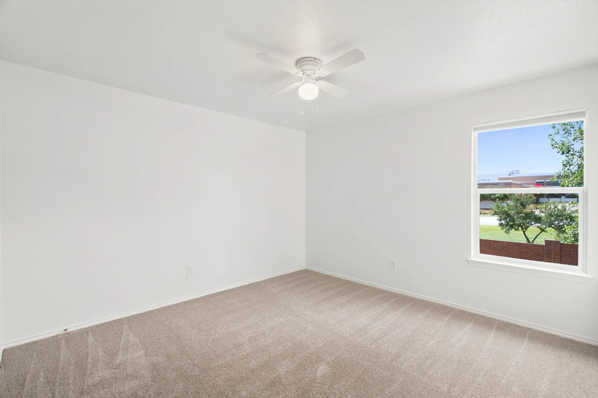 Single Family Residence For Sale in Tarrant County , 5833 Fantail Drive, Fort Worth, Texas 76179, 3 Bedroom, 3 Bathroom, 2 Garage spaces, 2,535 Sqft, built in 2009, mls#21314104, Real Estate Agent in Fort Worth, Homes For Sale in Tarrant county, Homes For Sale in Fort Worth, Realtor in Fort Worth Texas, Real Estate Brokerage Independent Realty Texas, Luminita Cordes Realtor