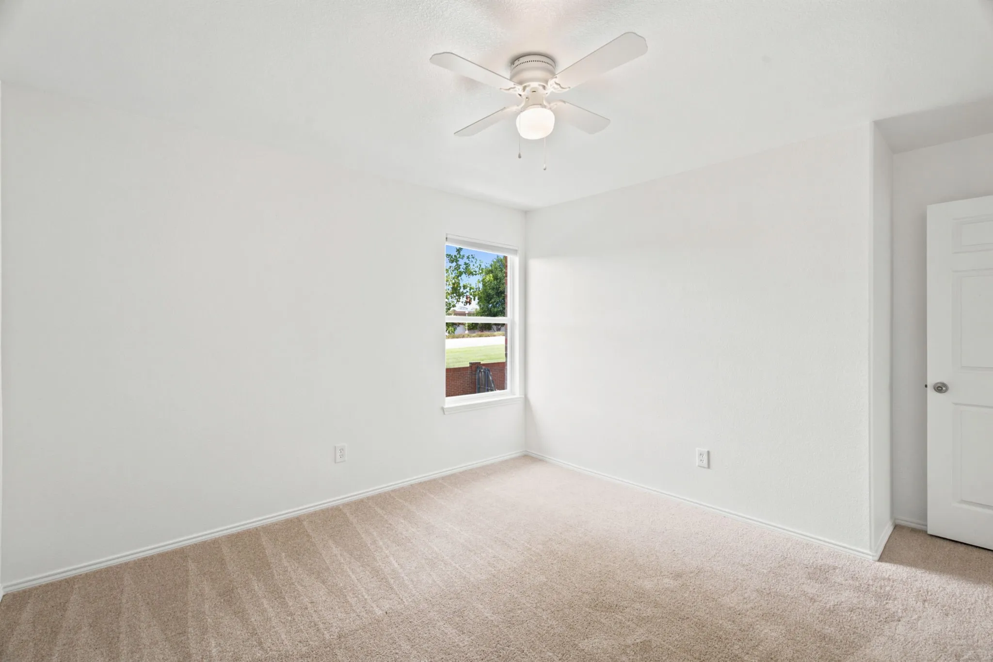 Single Family Residence For Sale in Tarrant County , 5833 Fantail Drive, Fort Worth, Texas 76179, 3 Bedroom, 3 Bathroom, 2 Garage spaces, 2,535 Sqft, built in 2009, mls#21314104, Real Estate Agent in Fort Worth, Homes For Sale in Tarrant county, Homes For Sale in Fort Worth, Realtor in Fort Worth Texas, Real Estate Brokerage Independent Realty Texas, Luminita Cordes Realtor
