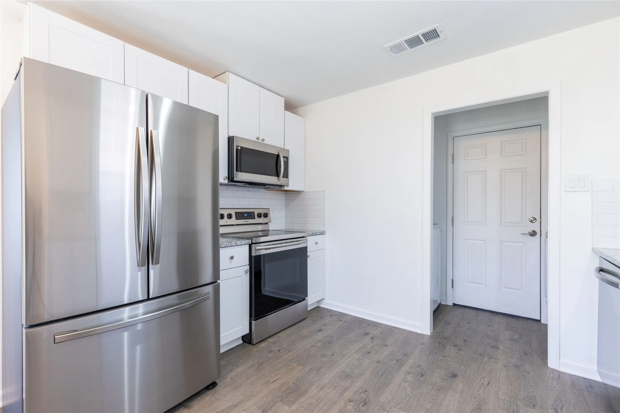 Single Family Residence For Rent in Dallas County , 3934 6th Street, Sachse, Texas 75048, 3 Bedroom, 2 Bathroom, 1 Garage spaces, 1,278 Sqft, built in 1984, mls#21313601, Real Estate Agent in Sachse, Homes For Rent in Dallas county, Homes For Rent in Sachse, Realtor in Sachse Texas, Real Estate Brokerage Independent Realty Texas, Luminita Cordes Realtor