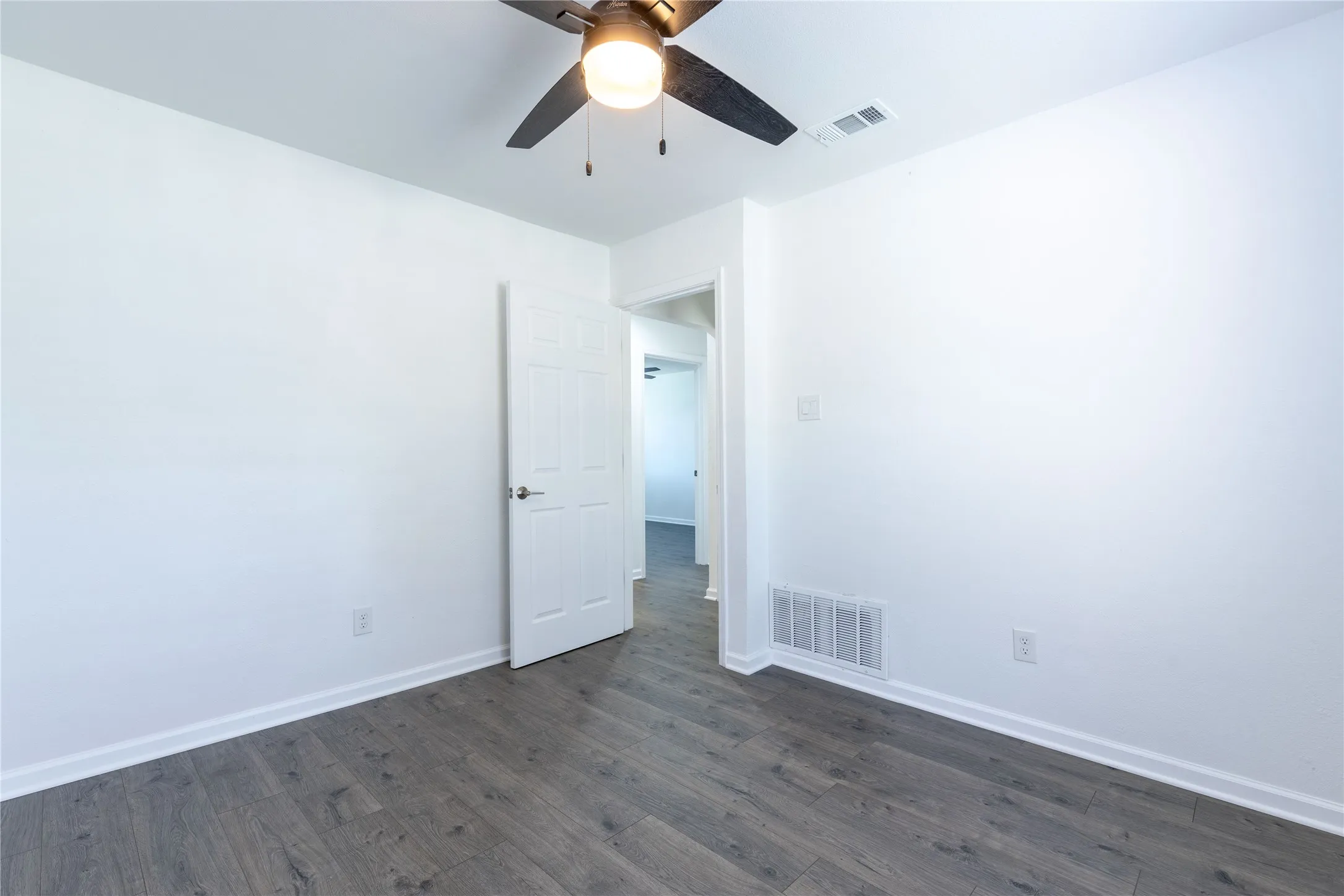 Single Family Residence For Rent in Dallas County , 3934 6th Street, Sachse, Texas 75048, 3 Bedroom, 2 Bathroom, 1 Garage spaces, 1,278 Sqft, built in 1984, mls#21313601, Real Estate Agent in Sachse, Homes For Rent in Dallas county, Homes For Rent in Sachse, Realtor in Sachse Texas, Real Estate Brokerage Independent Realty Texas, Luminita Cordes Realtor
