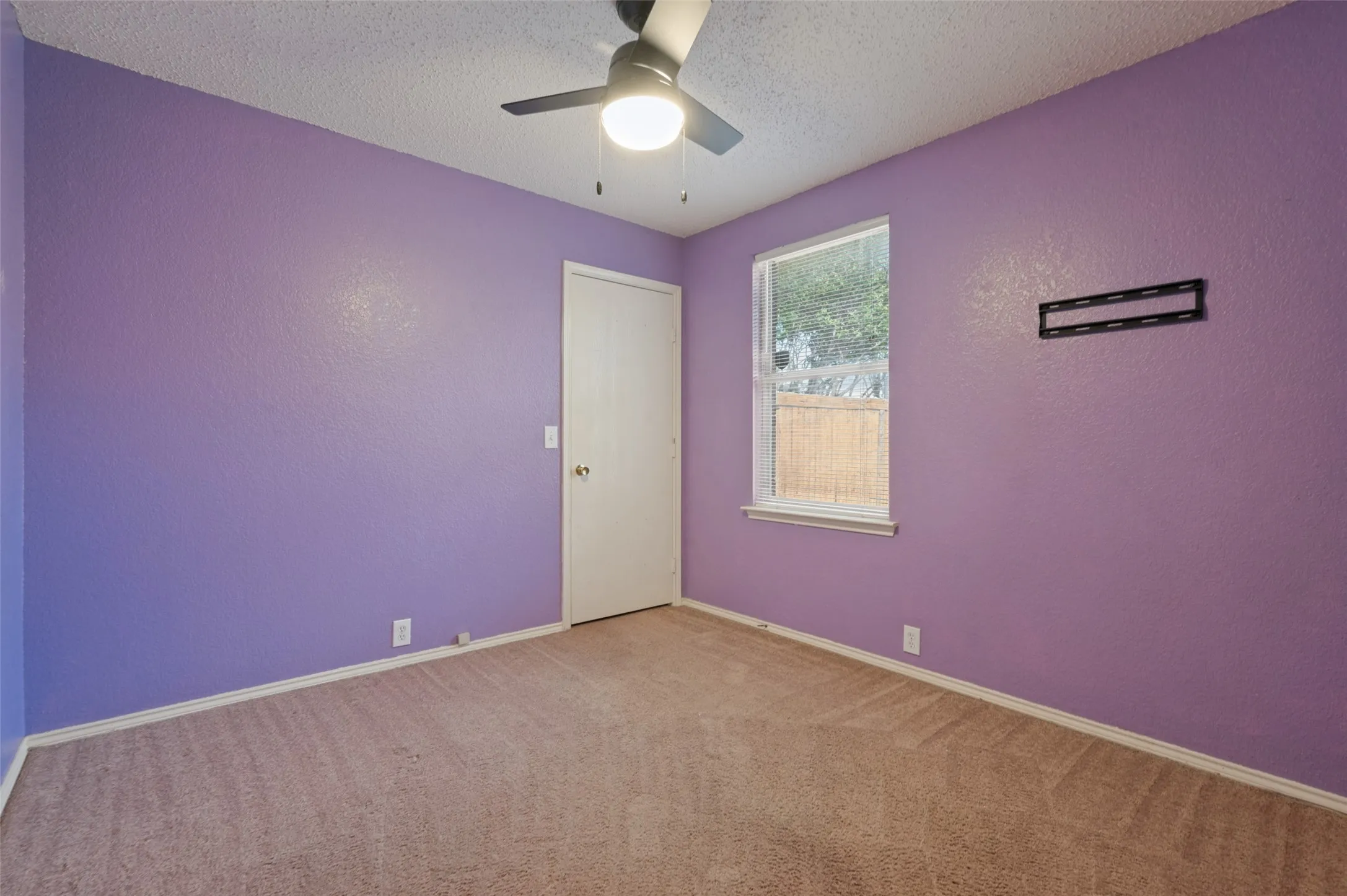 Single Family Residence For Sale in Dallas County , 1717 Berkeley Drive, Glenn Heights, Texas 75154, 3 Bedroom, 2 Bathroom, 2 Garage spaces, 1,878 Sqft, built in 2000, mls#21313479, Real Estate Agent in Glenn Heights, Homes For Sale in Dallas county, Homes For Sale in Glenn Heights, Realtor in Glenn Heights Texas, Real Estate Brokerage Independent Realty Texas, Luminita Cordes Realtor