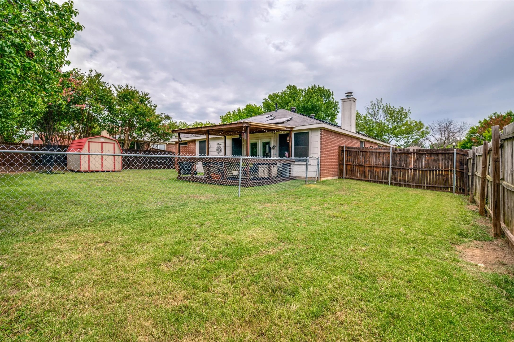 Single Family Residence For Sale in Dallas County , 1717 Berkeley Drive, Glenn Heights, Texas 75154, 3 Bedroom, 2 Bathroom, 2 Garage spaces, 1,878 Sqft, built in 2000, mls#21313479, Real Estate Agent in Glenn Heights, Homes For Sale in Dallas county, Homes For Sale in Glenn Heights, Realtor in Glenn Heights Texas, Real Estate Brokerage Independent Realty Texas, Luminita Cordes Realtor