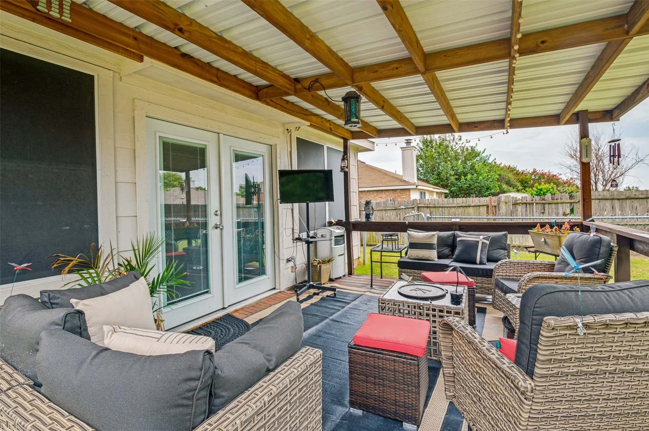 Single Family Residence For Sale in Dallas County , 1717 Berkeley Drive, Glenn Heights, Texas 75154, 3 Bedroom, 2 Bathroom, 2 Garage spaces, 1,878 Sqft, built in 2000, mls#21313479, Real Estate Agent in Glenn Heights, Homes For Sale in Dallas county, Homes For Sale in Glenn Heights, Realtor in Glenn Heights Texas, Real Estate Brokerage Independent Realty Texas, Luminita Cordes Realtor