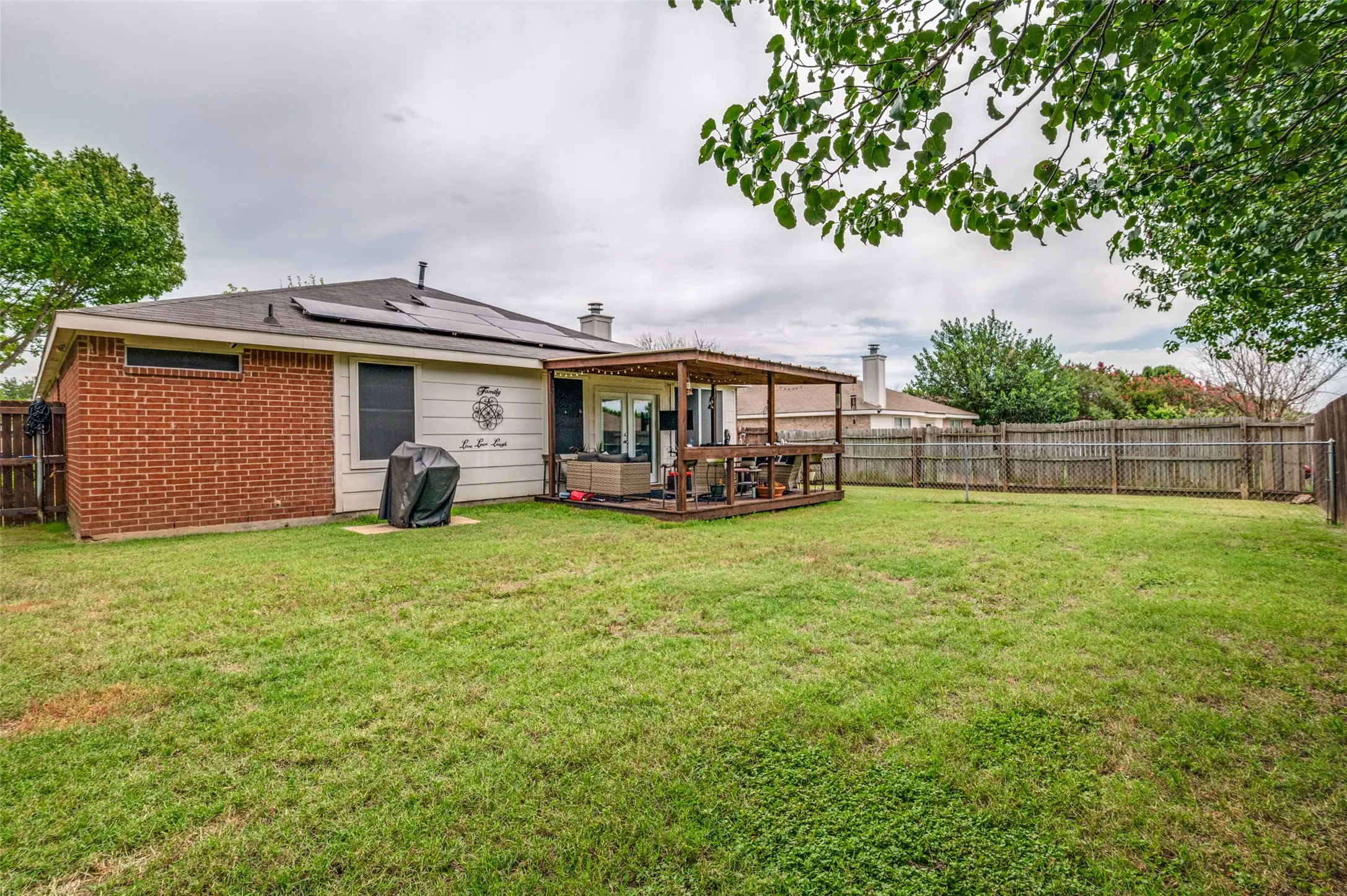 Single Family Residence For Sale in Dallas County , 1717 Berkeley Drive, Glenn Heights, Texas 75154, 3 Bedroom, 2 Bathroom, 2 Garage spaces, 1,878 Sqft, built in 2000, mls#21313479, Real Estate Agent in Glenn Heights, Homes For Sale in Dallas county, Homes For Sale in Glenn Heights, Realtor in Glenn Heights Texas, Real Estate Brokerage Independent Realty Texas, Luminita Cordes Realtor