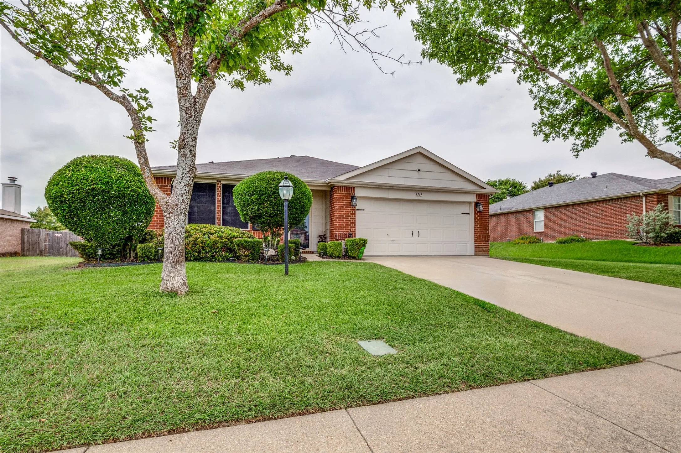 Single Family Residence For Sale in Dallas County , 1717 Berkeley Drive, Glenn Heights, Texas 75154, 3 Bedroom, 2 Bathroom, 2 Garage spaces, 1,878 Sqft, built in 2000, mls#21313479, Real Estate Agent in Glenn Heights, Homes For Sale in Dallas county, Homes For Sale in Glenn Heights, Realtor in Glenn Heights Texas, Real Estate Brokerage Independent Realty Texas, Luminita Cordes Realtor