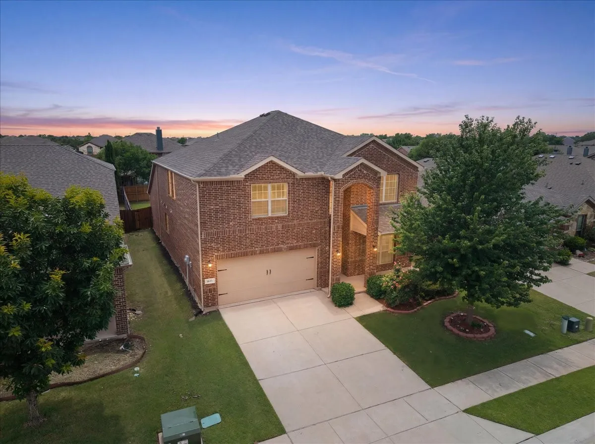 Single Family Residence For Sale in Denton County , 5611 Coventry Drive, Prosper, Texas 75078, 4 Bedroom, 3 Bathroom, 2 Garage spaces, 2,928 Sqft, built in 2014, mls#21314044, Real Estate Agent in Prosper, Homes For Sale in Denton county, Homes For Sale in Prosper, Realtor in Prosper Texas, Real Estate Brokerage Independent Realty Texas, Luminita Cordes Realtor
