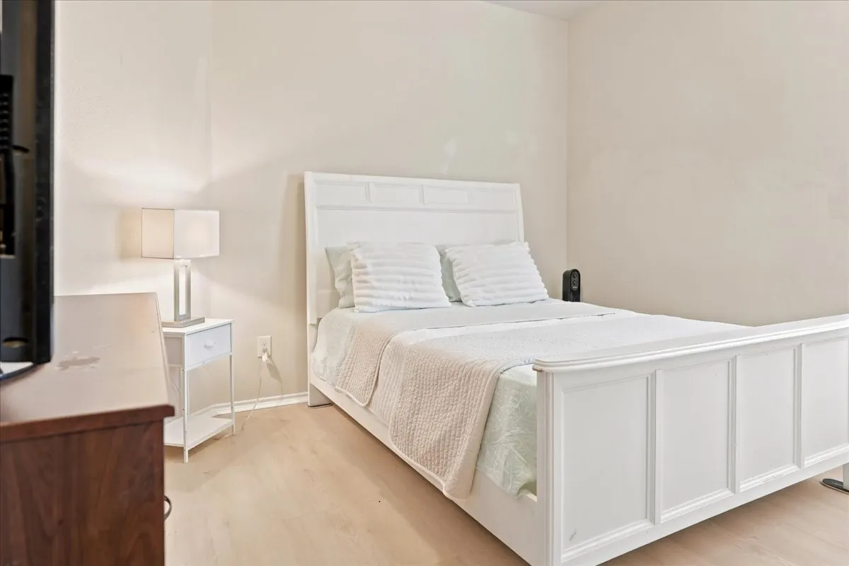 2nd bedroom with full bath downstairs.