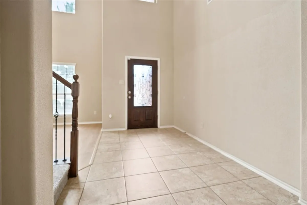 2 story grand entrance