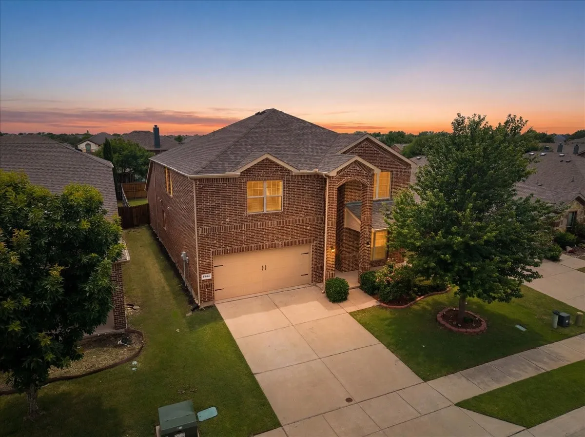 Single Family Residence For Sale in Denton County , 5611 Coventry Drive, Prosper, Texas 75078, 4 Bedroom, 3 Bathroom, 2 Garage spaces, 2,928 Sqft, built in 2014, mls#21314044, Real Estate Agent in Prosper, Homes For Sale in Denton county, Homes For Sale in Prosper, Realtor in Prosper Texas, Real Estate Brokerage Independent Realty Texas, Luminita Cordes Realtor