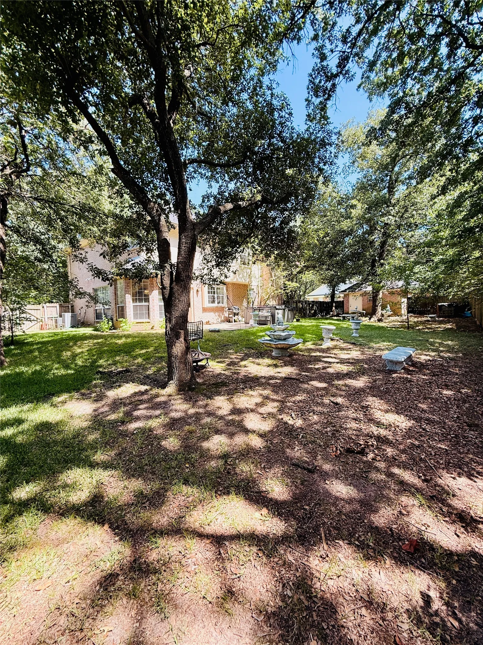 Single Family Residence For Sale in Hopkins County , 1429 Brandy Circle, Sulphur Springs, Texas 75482, 4 Bedroom, 3 Bathroom, 2 Garage spaces, 2,630 Sqft, built in 1992, mls#21280956, Real Estate Agent in Sulphur Springs, Homes For Sale in Hopkins county, Homes For Sale in Sulphur Springs, Realtor in Sulphur Springs Texas, Real Estate Brokerage Independent Realty Texas, Luminita Cordes Realtor