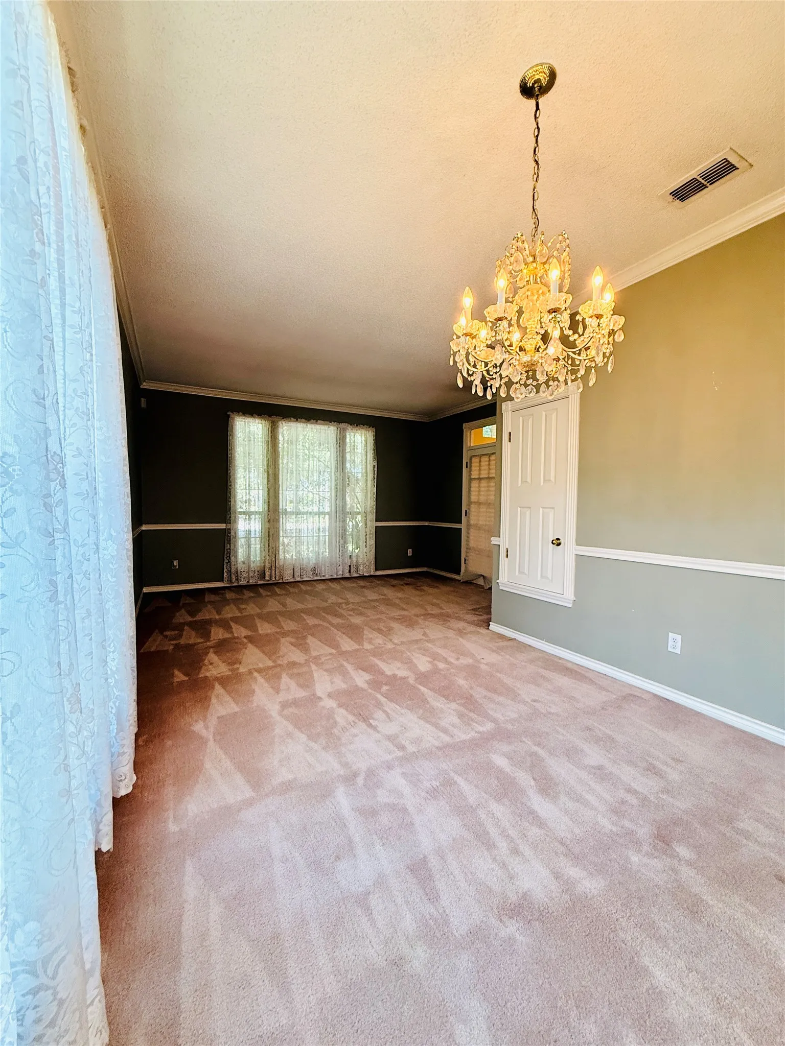 Single Family Residence For Sale in Hopkins County , 1429 Brandy Circle, Sulphur Springs, Texas 75482, 4 Bedroom, 3 Bathroom, 2 Garage spaces, 2,630 Sqft, built in 1992, mls#21280956, Real Estate Agent in Sulphur Springs, Homes For Sale in Hopkins county, Homes For Sale in Sulphur Springs, Realtor in Sulphur Springs Texas, Real Estate Brokerage Independent Realty Texas, Luminita Cordes Realtor