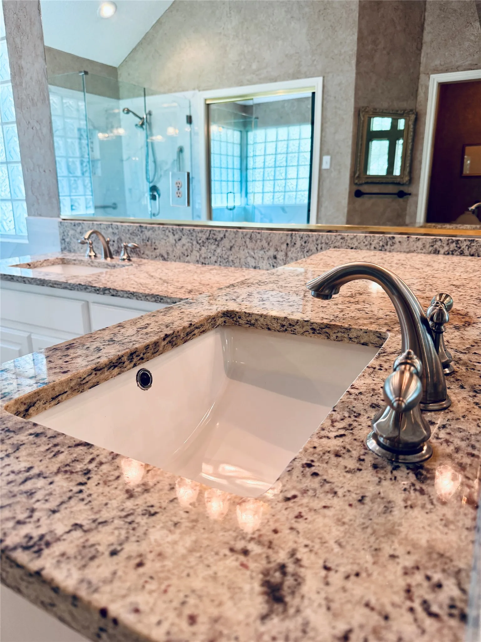 Single Family Residence For Sale in Hopkins County , 1429 Brandy Circle, Sulphur Springs, Texas 75482, 4 Bedroom, 3 Bathroom, 2 Garage spaces, 2,630 Sqft, built in 1992, mls#21280956, Real Estate Agent in Sulphur Springs, Homes For Sale in Hopkins county, Homes For Sale in Sulphur Springs, Realtor in Sulphur Springs Texas, Real Estate Brokerage Independent Realty Texas, Luminita Cordes Realtor