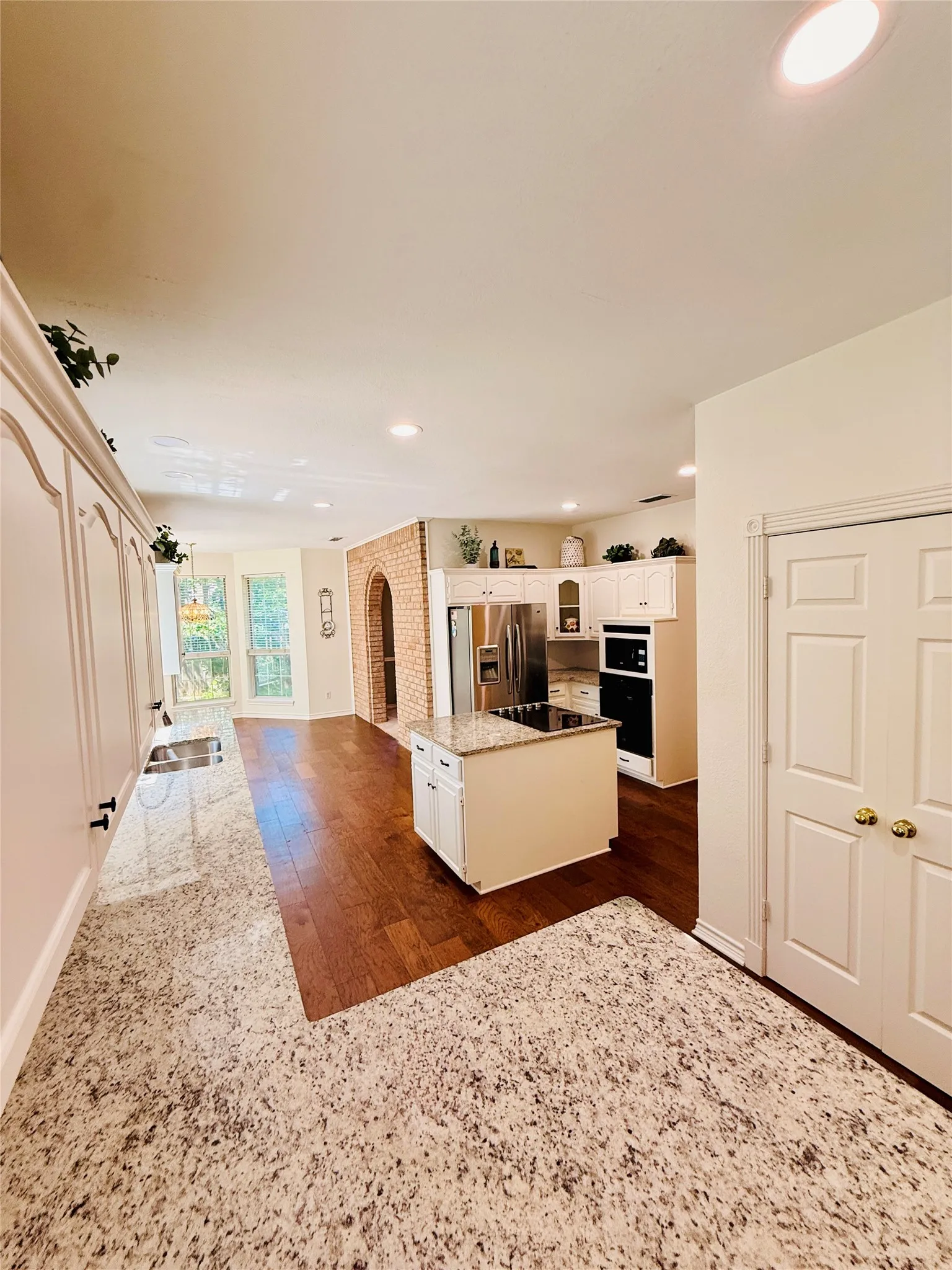 Single Family Residence For Sale in Hopkins County , 1429 Brandy Circle, Sulphur Springs, Texas 75482, 4 Bedroom, 3 Bathroom, 2 Garage spaces, 2,630 Sqft, built in 1992, mls#21280956, Real Estate Agent in Sulphur Springs, Homes For Sale in Hopkins county, Homes For Sale in Sulphur Springs, Realtor in Sulphur Springs Texas, Real Estate Brokerage Independent Realty Texas, Luminita Cordes Realtor