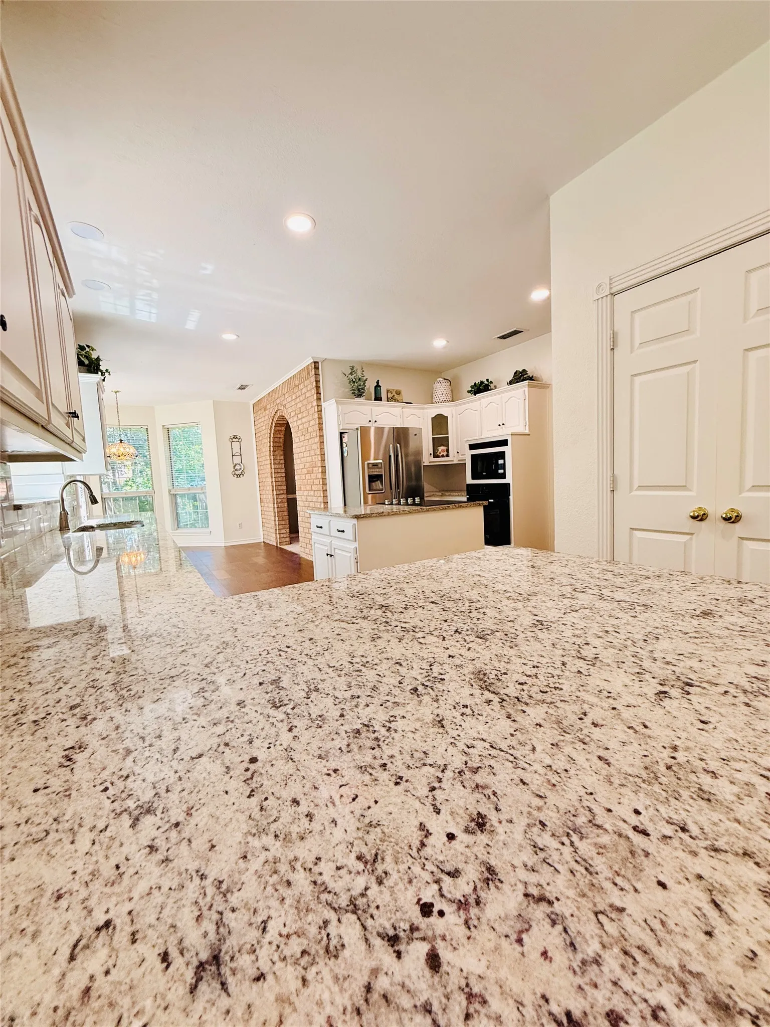Single Family Residence For Sale in Hopkins County , 1429 Brandy Circle, Sulphur Springs, Texas 75482, 4 Bedroom, 3 Bathroom, 2 Garage spaces, 2,630 Sqft, built in 1992, mls#21280956, Real Estate Agent in Sulphur Springs, Homes For Sale in Hopkins county, Homes For Sale in Sulphur Springs, Realtor in Sulphur Springs Texas, Real Estate Brokerage Independent Realty Texas, Luminita Cordes Realtor