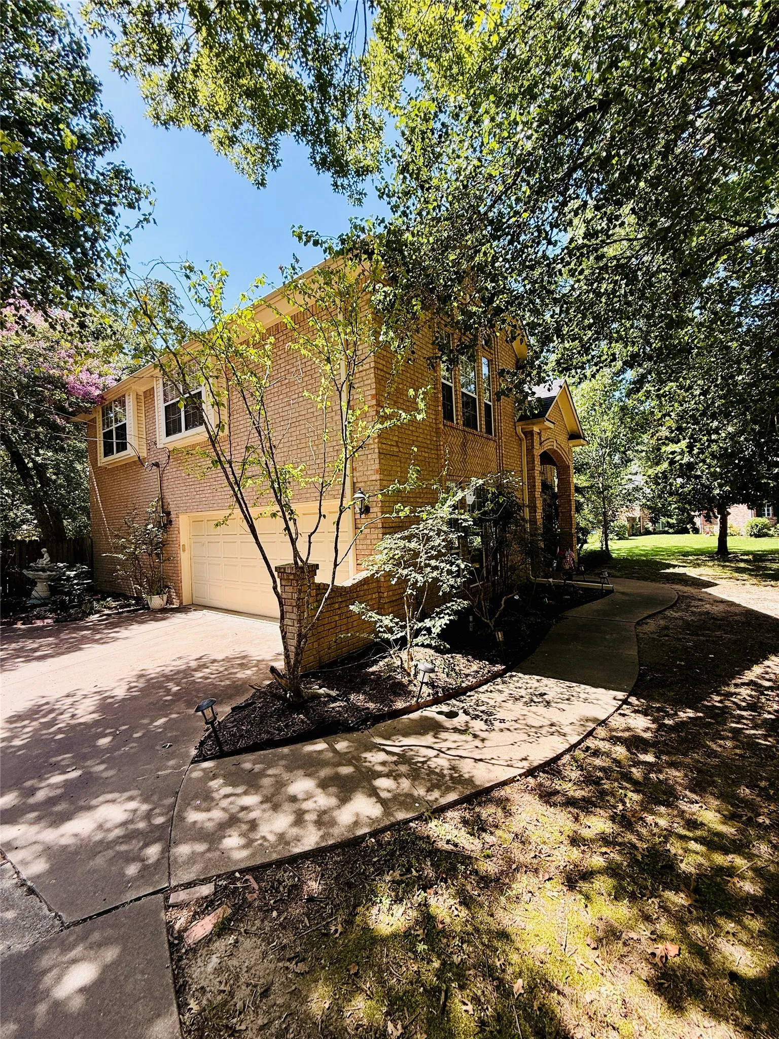 Single Family Residence For Sale in Hopkins County , 1429 Brandy Circle, Sulphur Springs, Texas 75482, 4 Bedroom, 3 Bathroom, 2 Garage spaces, 2,630 Sqft, built in 1992, mls#21280956, Real Estate Agent in Sulphur Springs, Homes For Sale in Hopkins county, Homes For Sale in Sulphur Springs, Realtor in Sulphur Springs Texas, Real Estate Brokerage Independent Realty Texas, Luminita Cordes Realtor