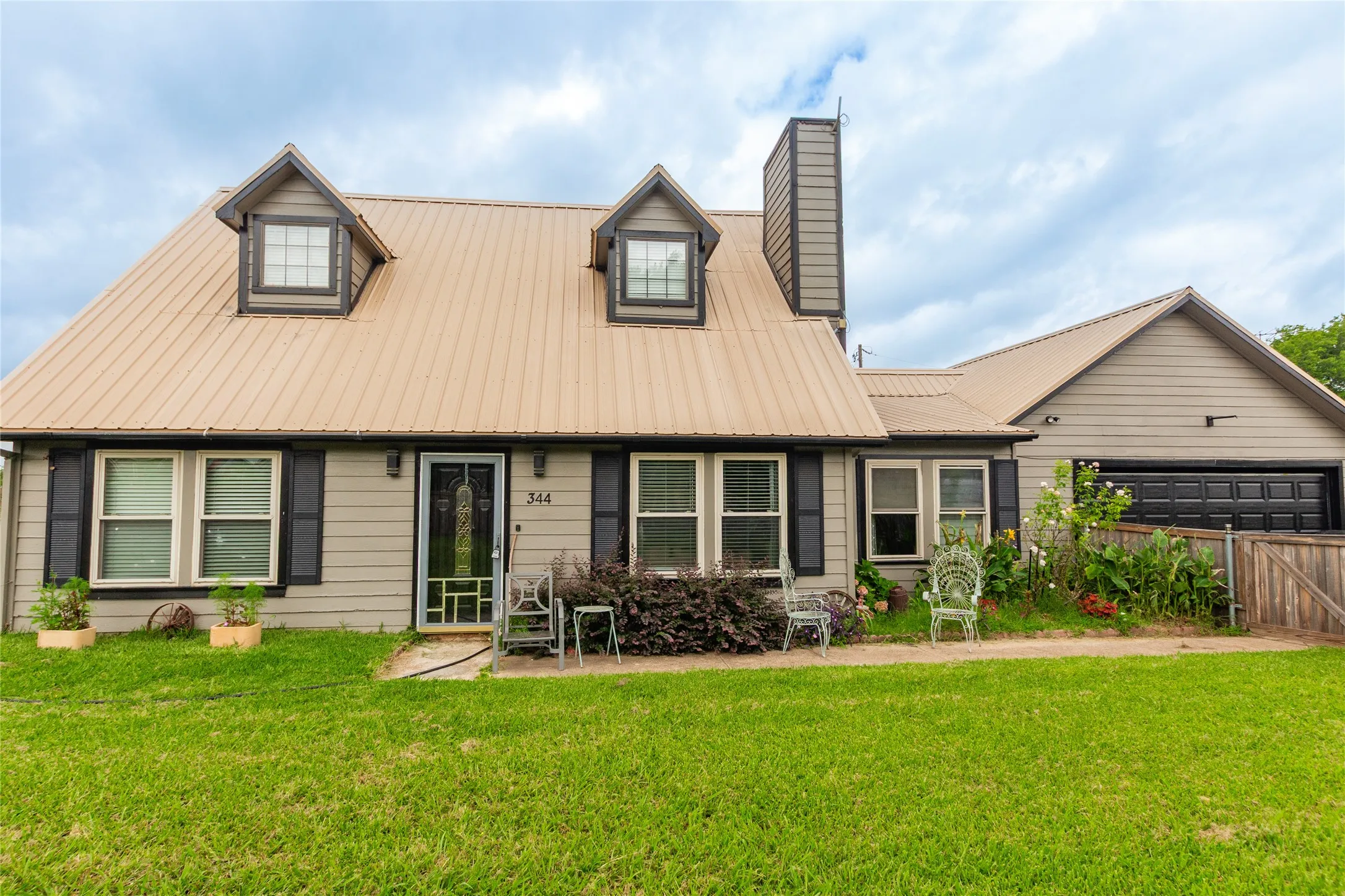 Single Family Residence For Sale in Rains County , 344 Egret Circle, East Tawakoni, Texas 75472, 4 Bedroom, 3 Bathroom, 2 Garage spaces, 1,329 Sqft, built in 1988, mls#21314111, Real Estate Agent in East Tawakoni, Homes For Sale in Rains county, Homes For Sale in East Tawakoni, Realtor in East Tawakoni Texas, Real Estate Brokerage Independent Realty Texas, Luminita Cordes Realtor